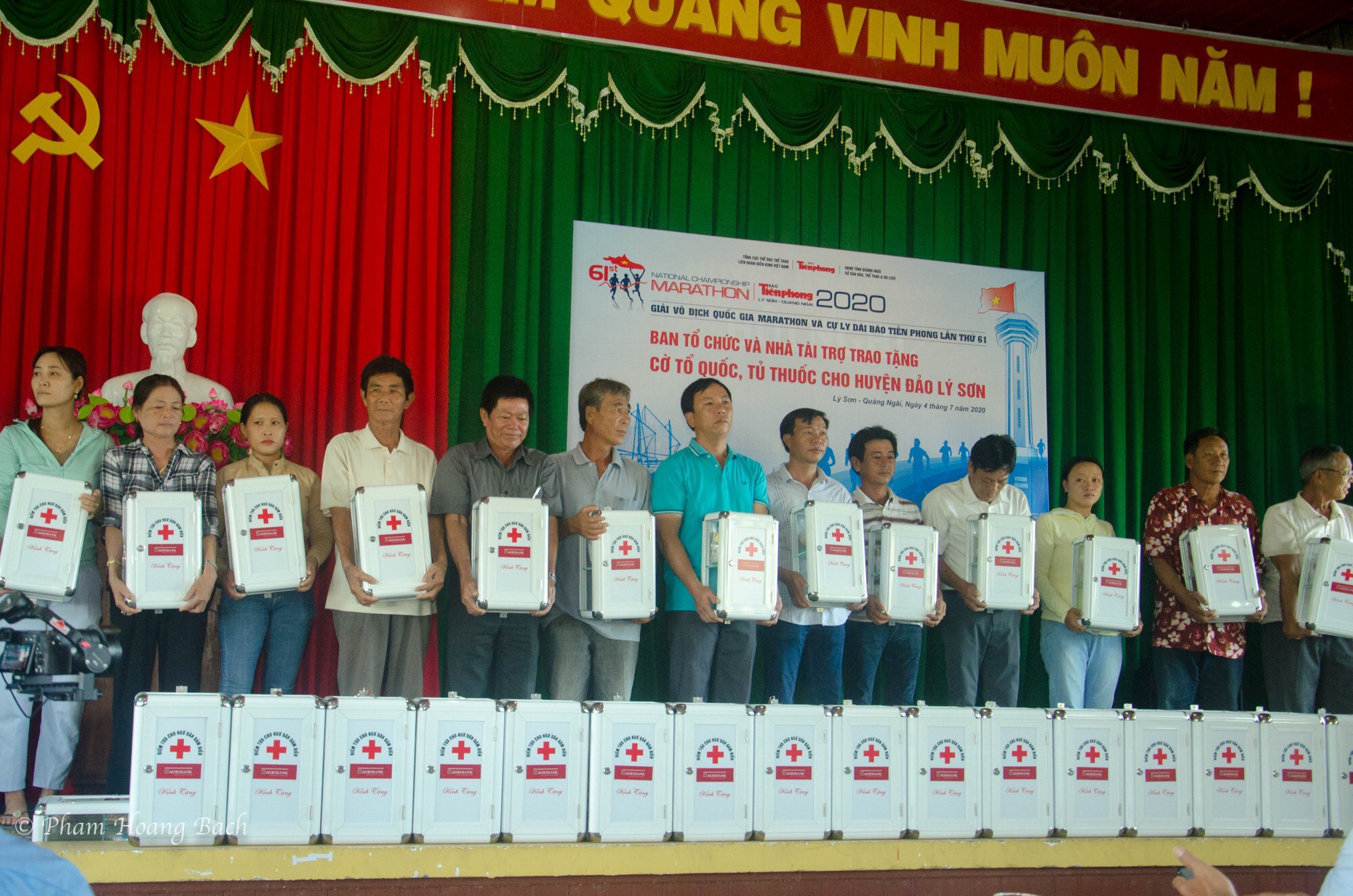 Quảng Ngãi: Agribank tổ chức các hoạt động chung tay vì cộng đồng tại huyện đảo Lý Sơn - Ảnh 5. Quảng Ngãi: Agribank tổ chức các hoạt động chung tay vì cộng đồng tại huyện đảo Lý Sơn - Ảnh 5.