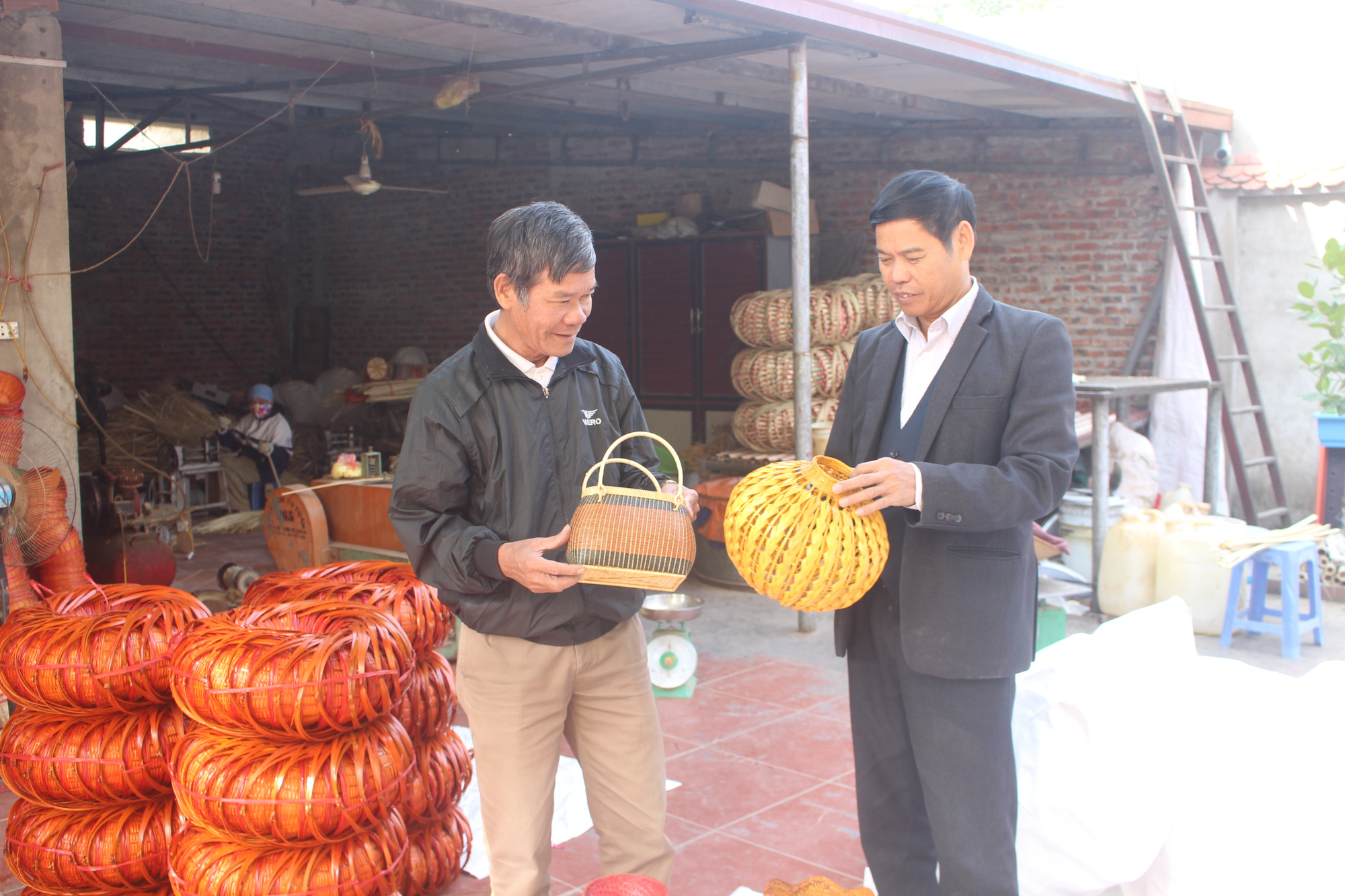 Nông dân được dạy nghề theo... đơn đặt hàng - Ảnh 1.