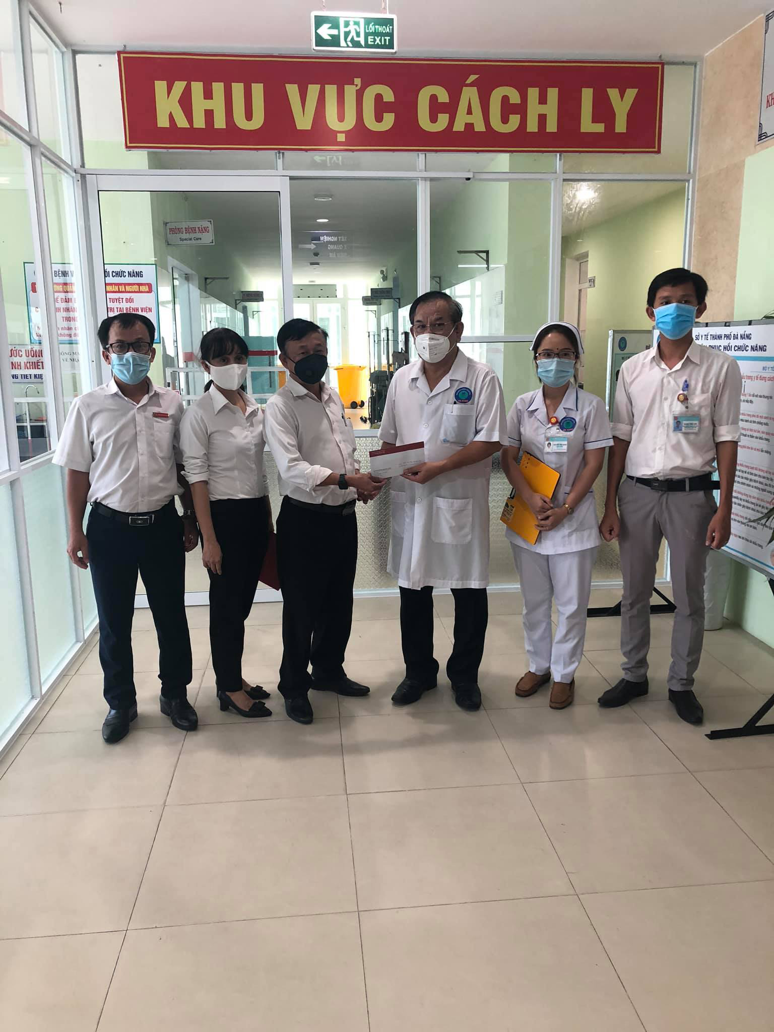 Đà Nẵng: Agribank Ngũ Hành Sơn “tiếp lửa” cho các đơn vị tuyến đầu phòng chống dịch Covid-19 - Ảnh 1. Đà Nẵng: Agribank Ngũ Hành Sơn “tiếp lửa” cho các đơn vị tuyến đầu phòng chống dịch Covid-19 - Ảnh 1.