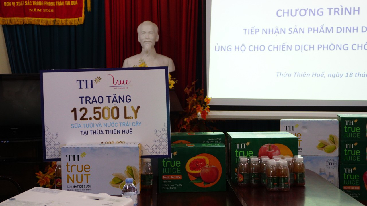 Tập đoàn TH trao tặng 12.500 sản phẩm dinh dưỡng cho ngành y tế TT-Huế - Ảnh 5.