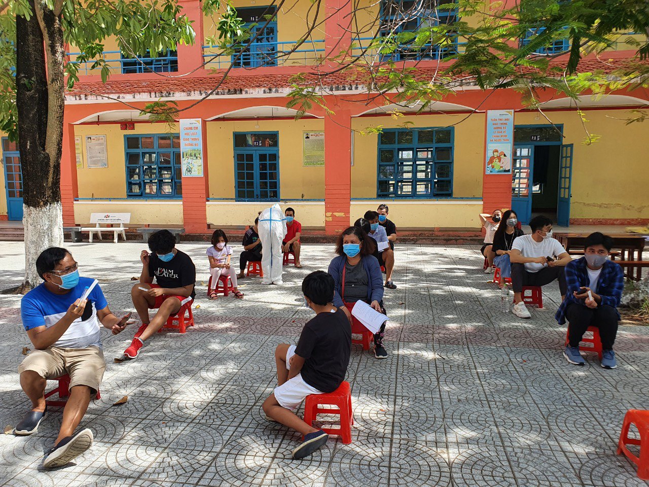 Du khách nước ngoài nói gì về công tác phòng, chống dịch Covid-19 tại Đà Nẵng? - Ảnh 2.