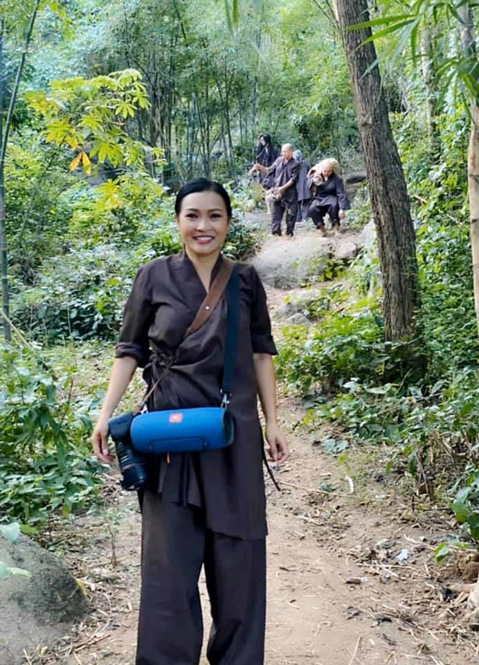 Phương Thanh hoảng hốt kể chuyện bị một người đàn ông công khai livestream chuyện đi vệ sinh - Ảnh 1.