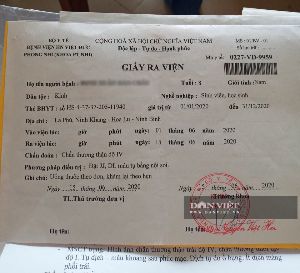 Ninh Bình: Bé trai chấn thương thận vì ngã vào hố trồng cây xây dở của trường học? - Ảnh 2.