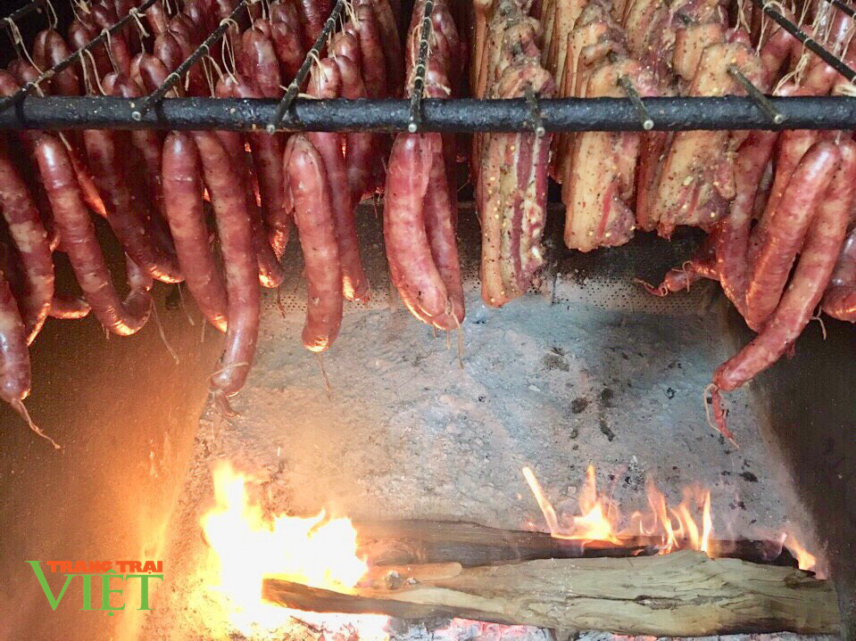 Lạp sườn gác bếp Sơn La: Ăn một lần nhớ mãi - Ảnh 3. Lạp sườn gác bếp Sơn La: Ăn một lần nhớ mãi - Ảnh 3.
