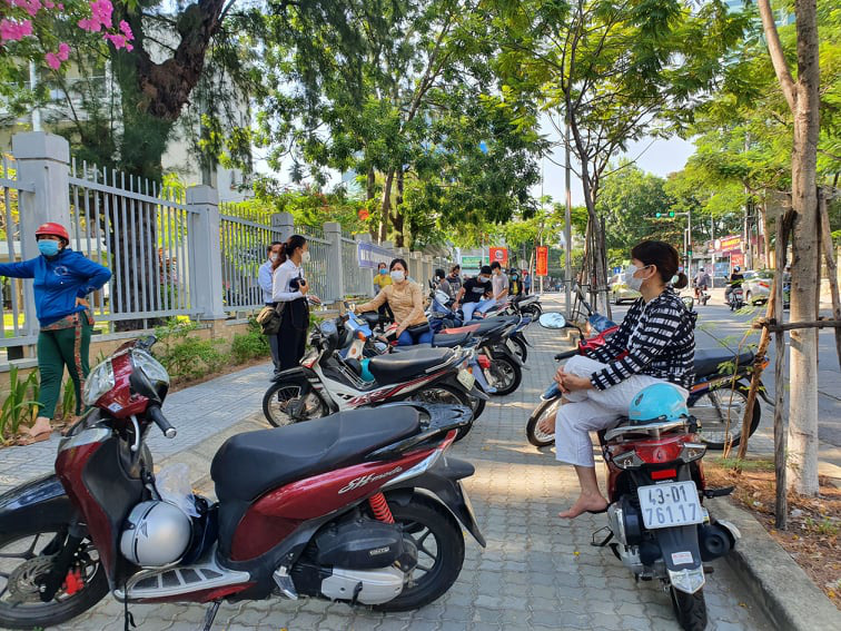 Đà Nẵng thi tốt nghiệp THPT đợt 2: Gần 11.000 thí sinh lấy mẫu xét nghiệm Covid-19 - Ảnh 7.