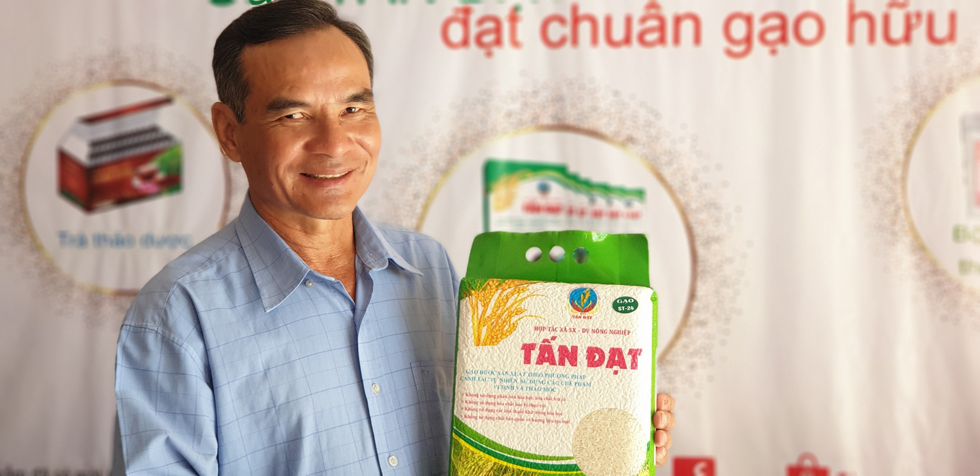 Trồng lúa thơm hữu cơ, bán giá “trên trời” nhưng các doanh nghiệp vẫn tranh mua cho bằng được - Ảnh 3.