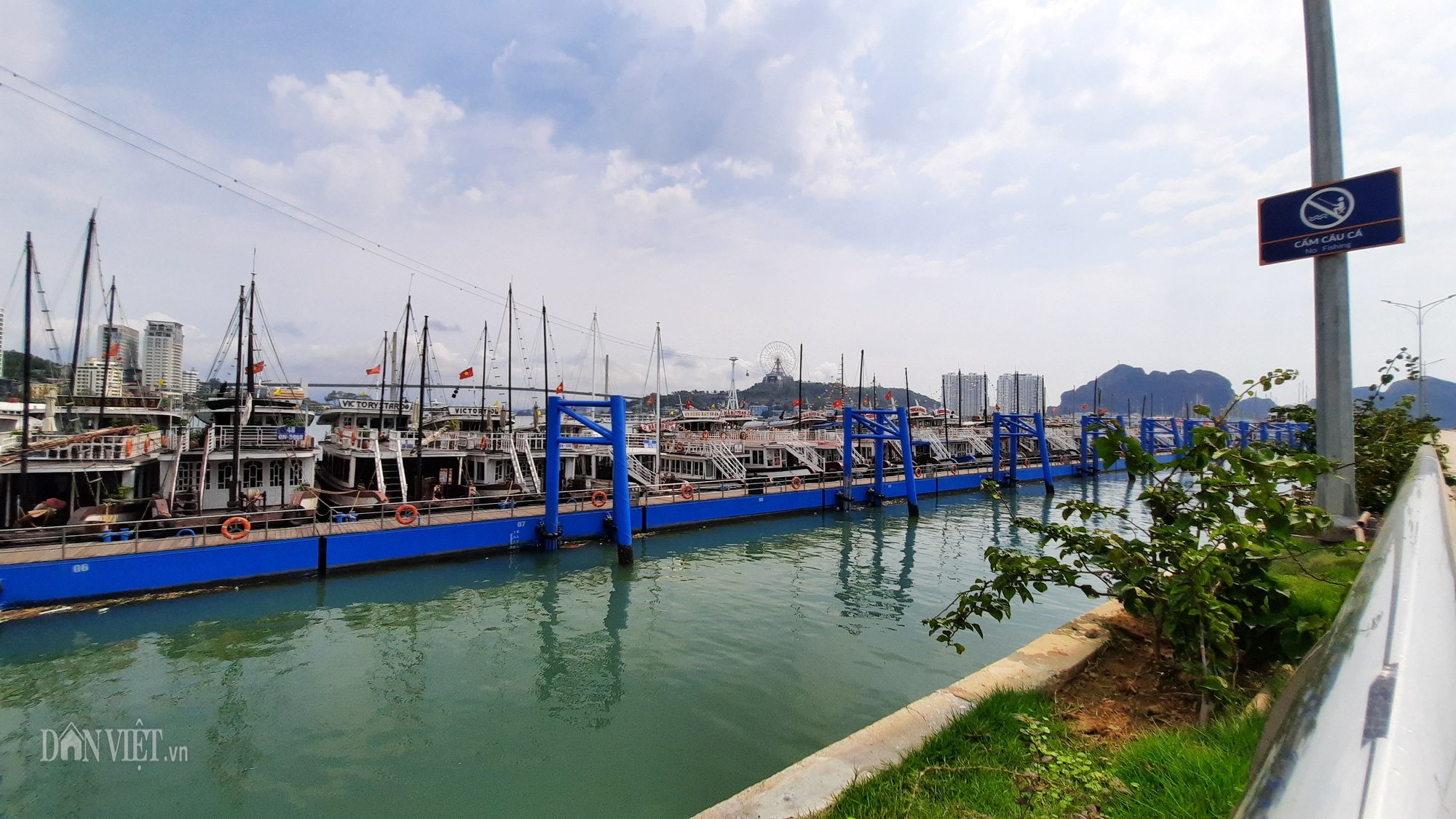 Kích cầu du lịch Quảng Ninh: Đề xuất tăng thời gian thăm vịnh Hạ Long thêm 4 giờ - Ảnh 1. Kích cầu du lịch Quảng Ninh: Đề xuất tăng thời gian thăm vịnh Hạ Long thêm 4 giờ - Ảnh 1.