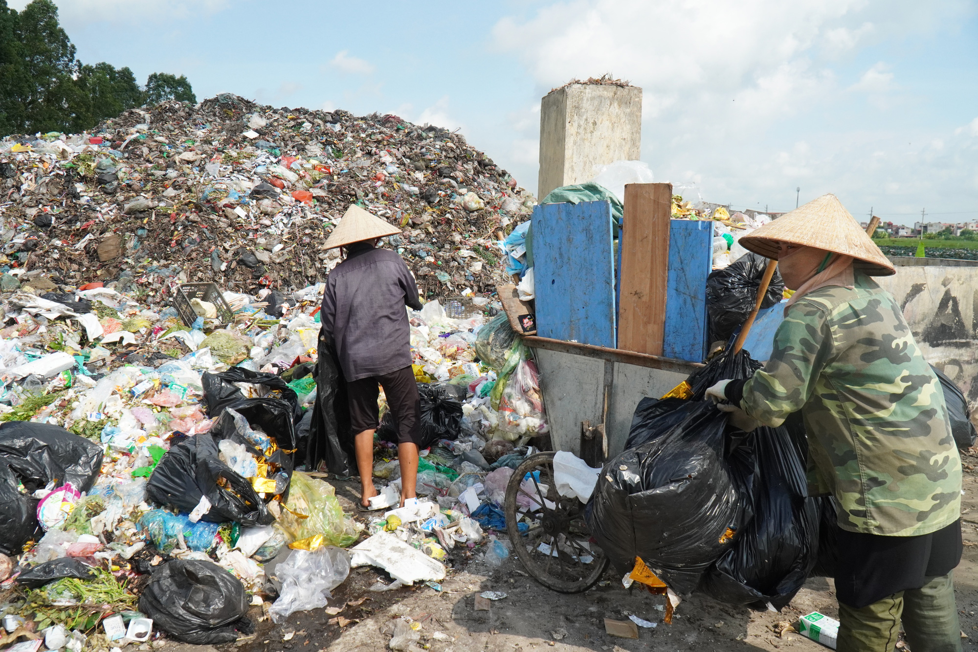 Bắc Ninh: Biến rác bếp, rác chợ thành phân hữu cơ, tưới đường hoa, ruộng lúa, rau xanh mướt, ăn “ngon, giòn và an toàn” - Ảnh 5.