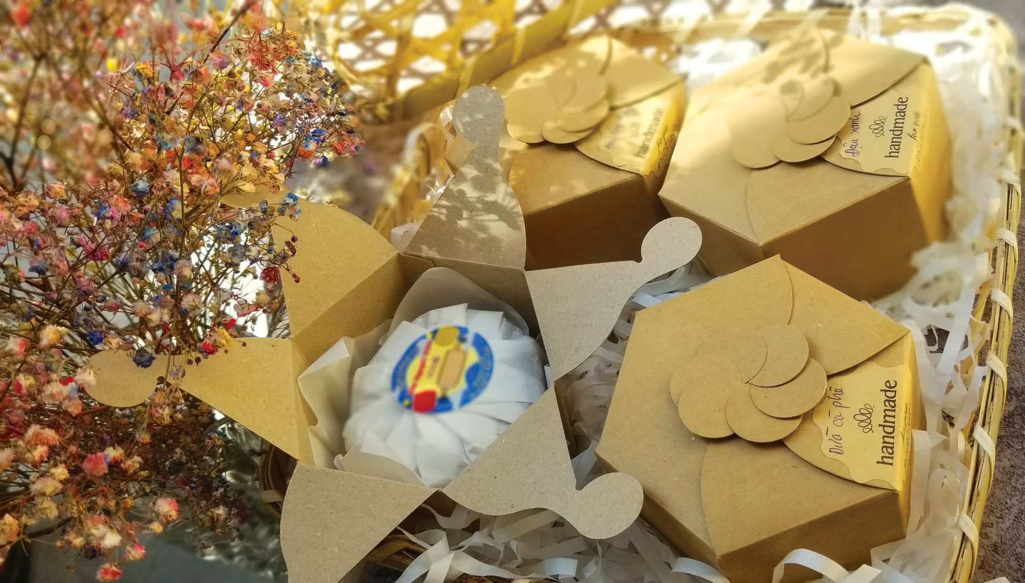 Bánh &quot;handmade&quot; có đất sống - Ảnh 1.