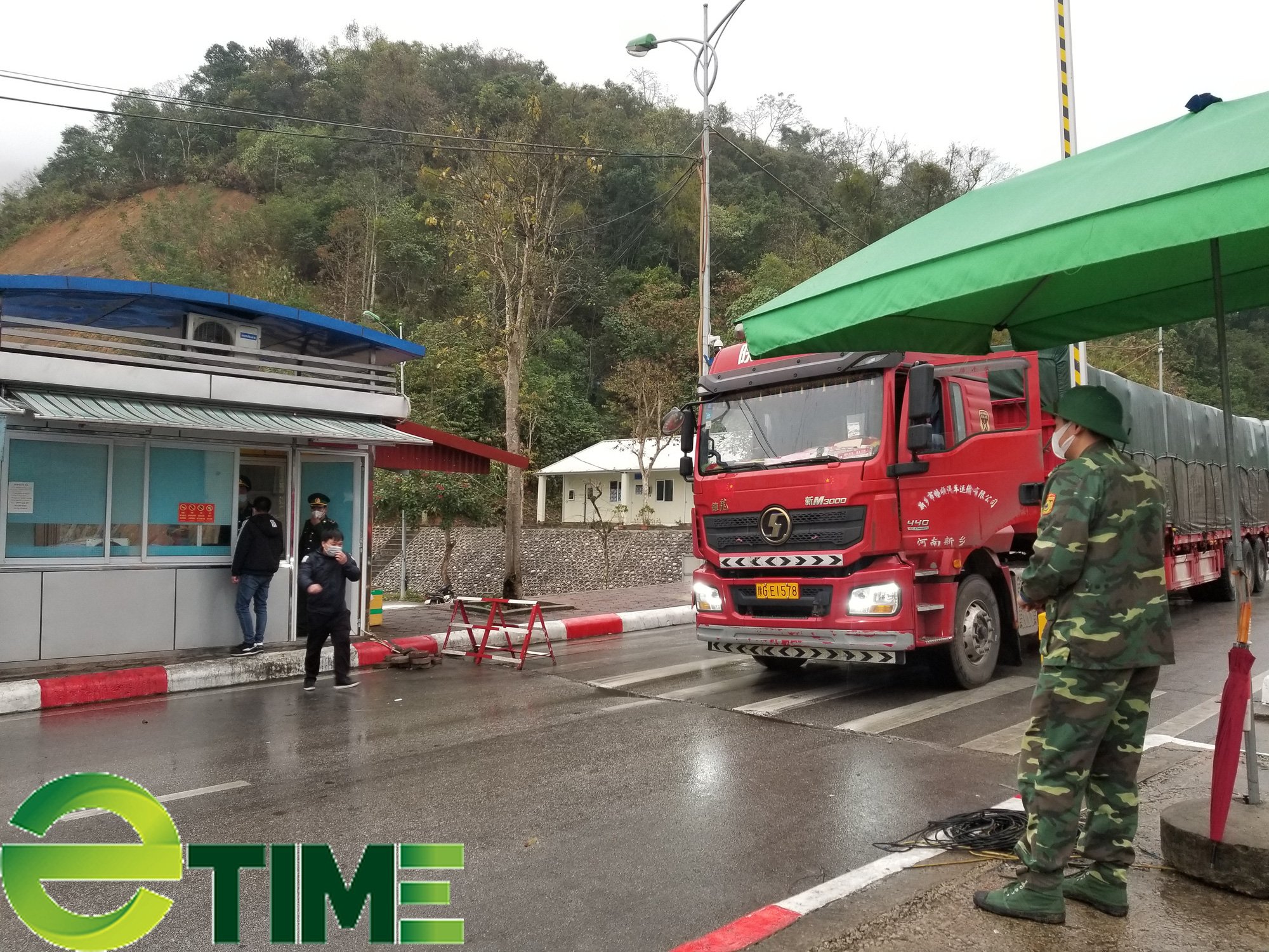 Lạng Sơn: Kim ngạch xuất nhập khẩu giảm 37,2% trong 8 tháng đầu năm - Ảnh 1. Lạng Sơn: Kim ngạch xuất nhập khẩu giảm 37,2% trong 8 tháng đầu năm - Ảnh 1.
