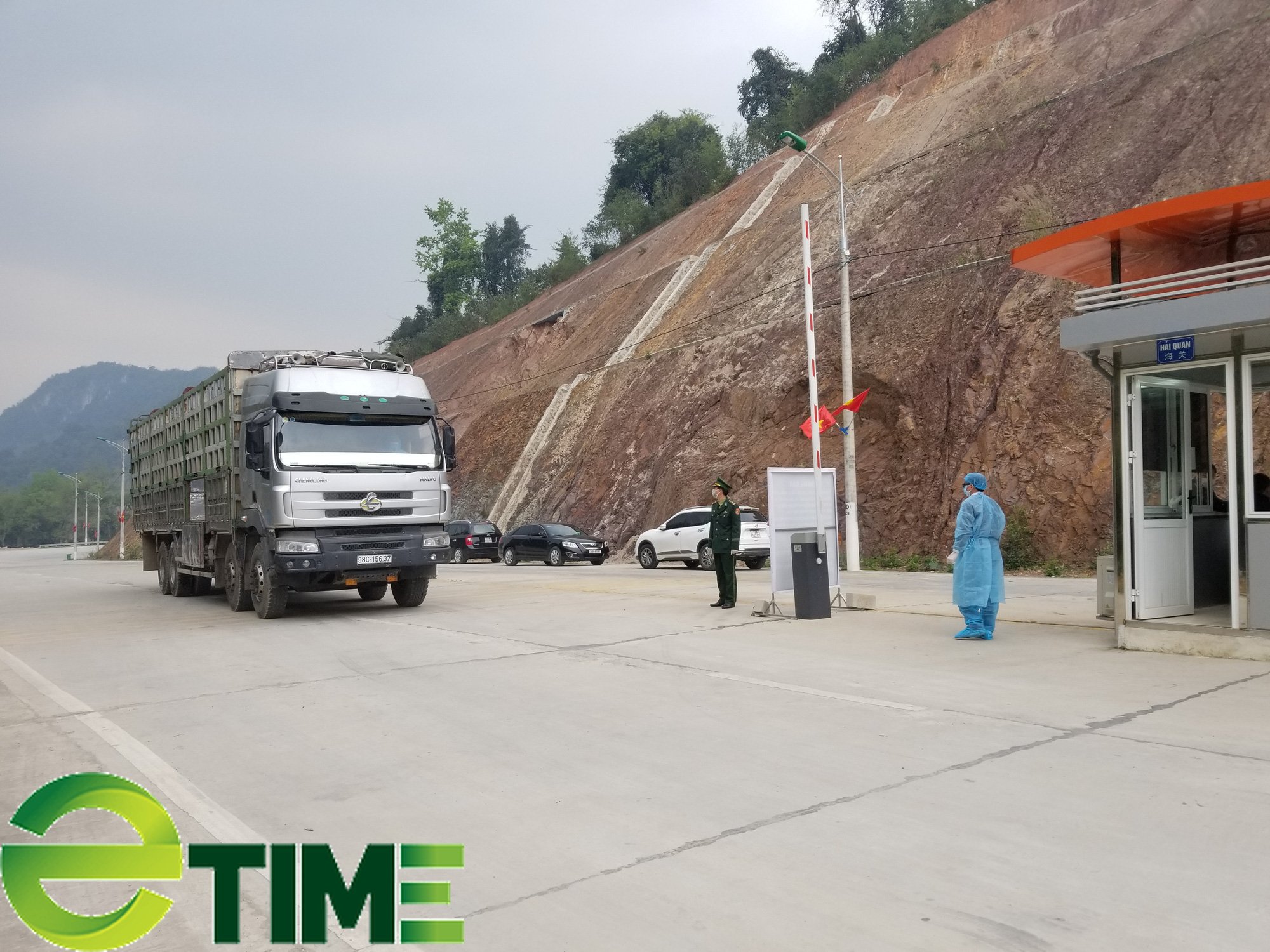 Lạng Sơn: Kim ngạch xuất nhập khẩu giảm 37,2% trong 8 tháng đầu năm - Ảnh 2. Lạng Sơn: Kim ngạch xuất nhập khẩu giảm 37,2% trong 8 tháng đầu năm - Ảnh 2.