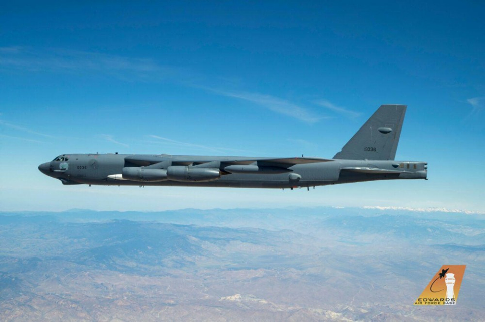 B-52 xuất hiện kèm vũ khí siêu thanh AGM-183A: Nga phát hoảng - Ảnh 1.