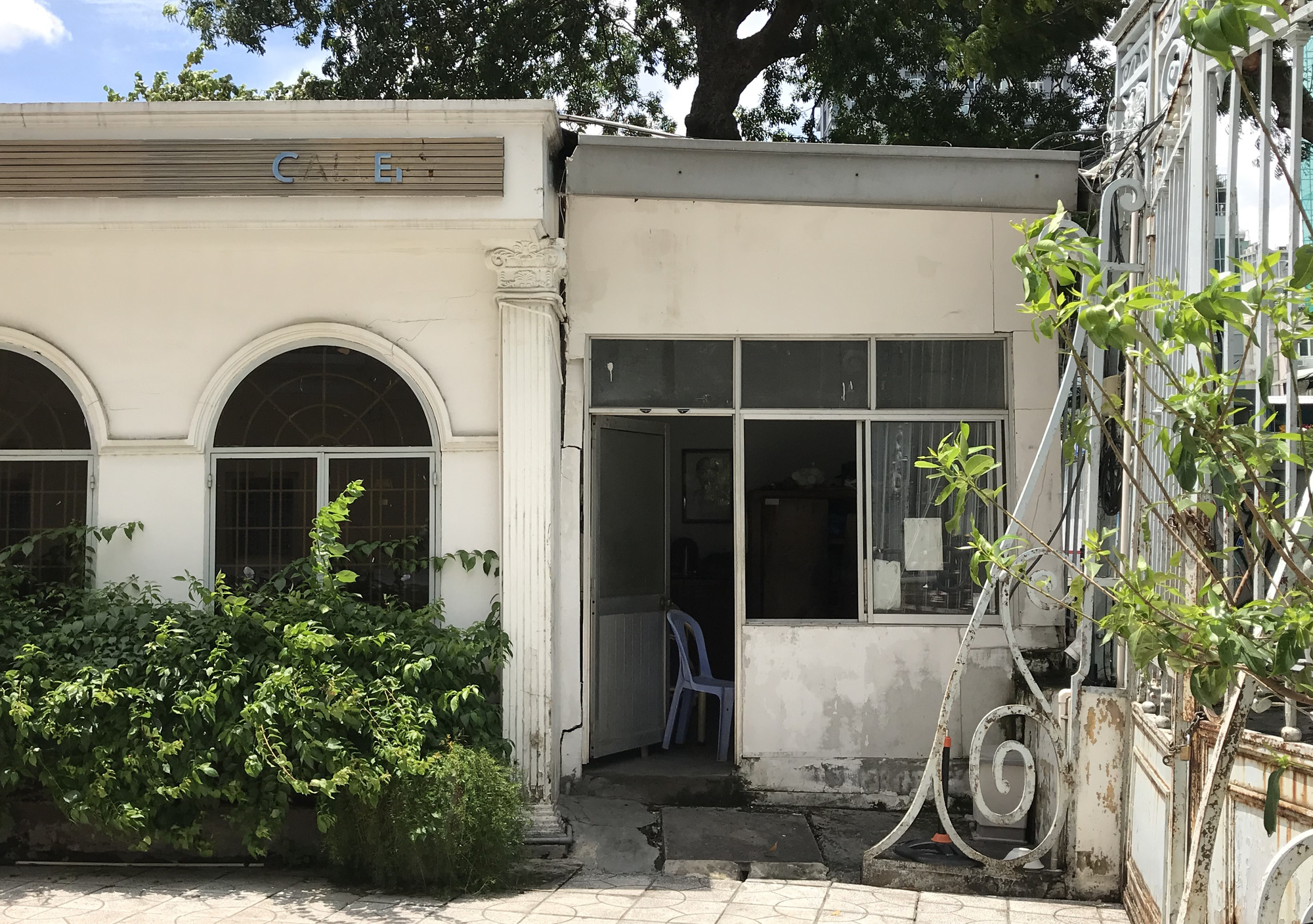Cận cảnh lún, nứt ở Bảo tàng Mỹ thuật TP.HCM - Ảnh 4.