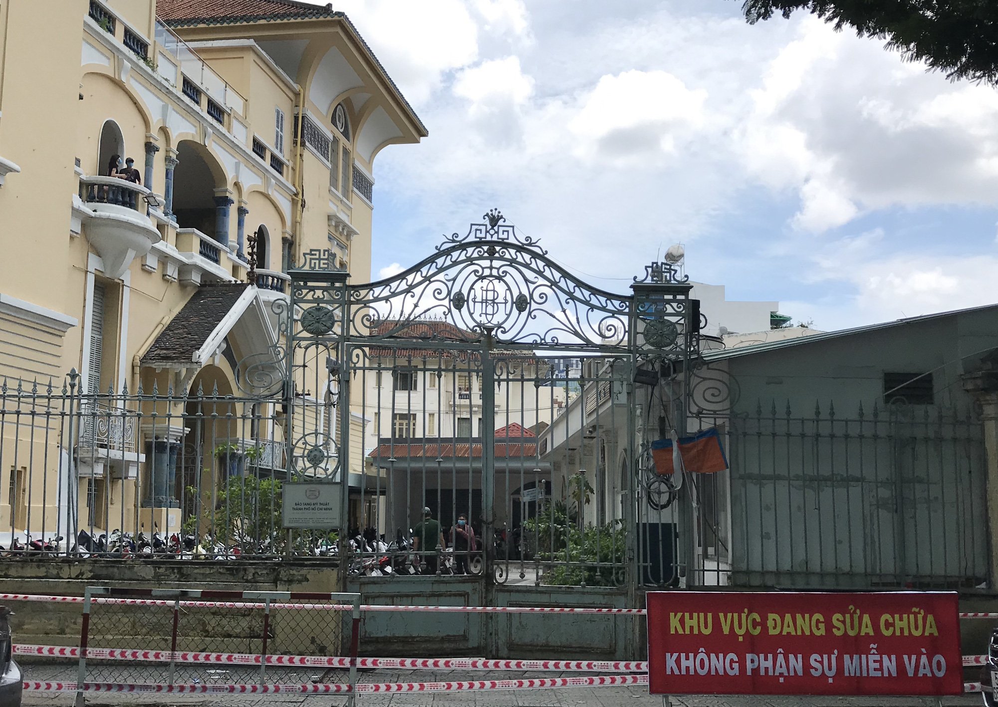 Yêu cầu chủ đầu tư cao ốc tứ giác Bến Thành khắc phục lún, nứt Bảo tàng Mỹ thuật TP.HCM - Ảnh 1.