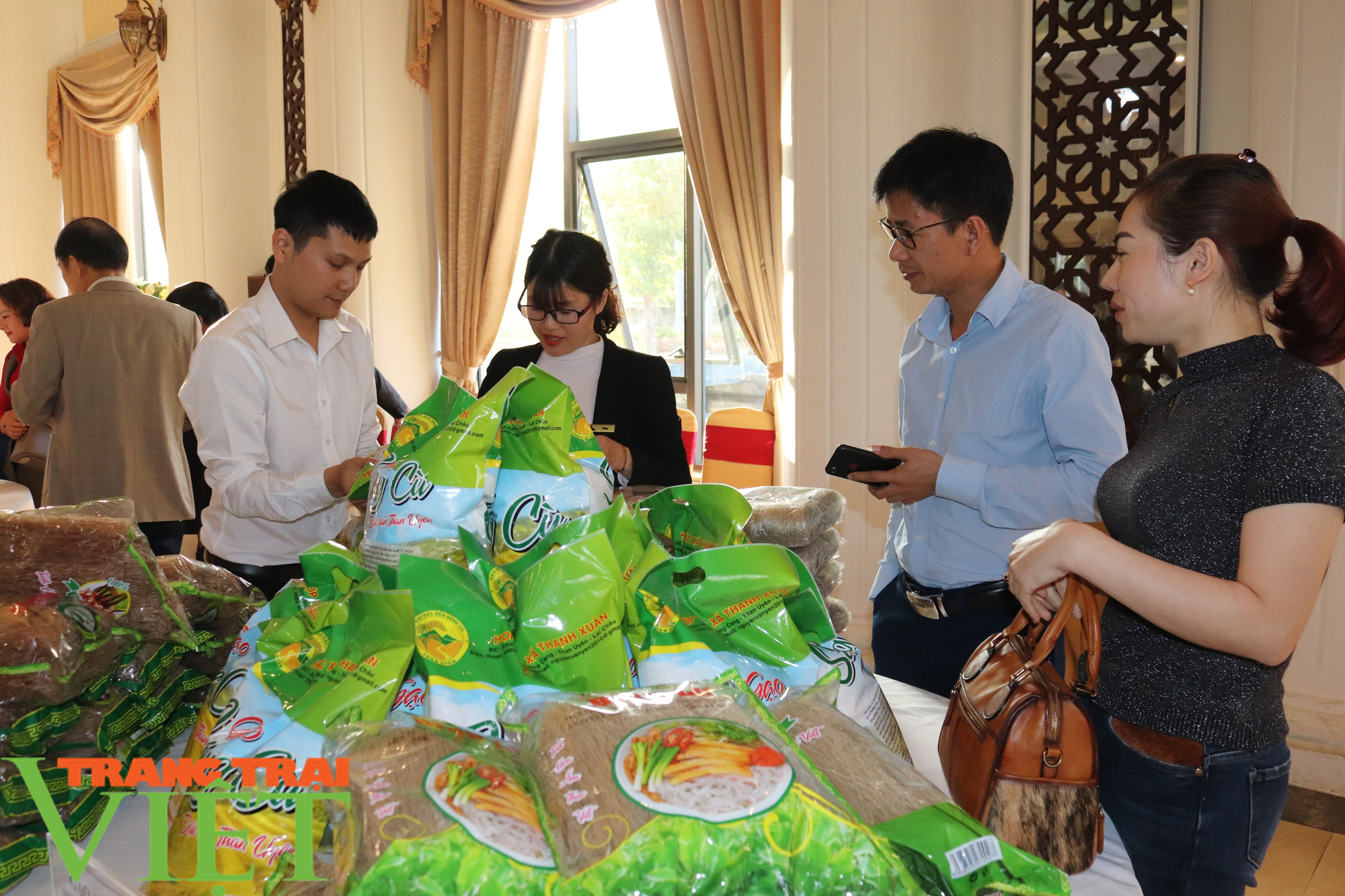 Hội nghị thúc đẩy cơ cấu ngành nông nghiệp được tổ chức tại Sơn La - Ảnh 4. Hội nghị thúc đẩy cơ cấu ngành nông nghiệp được tổ chức tại Sơn La - Ảnh 4.