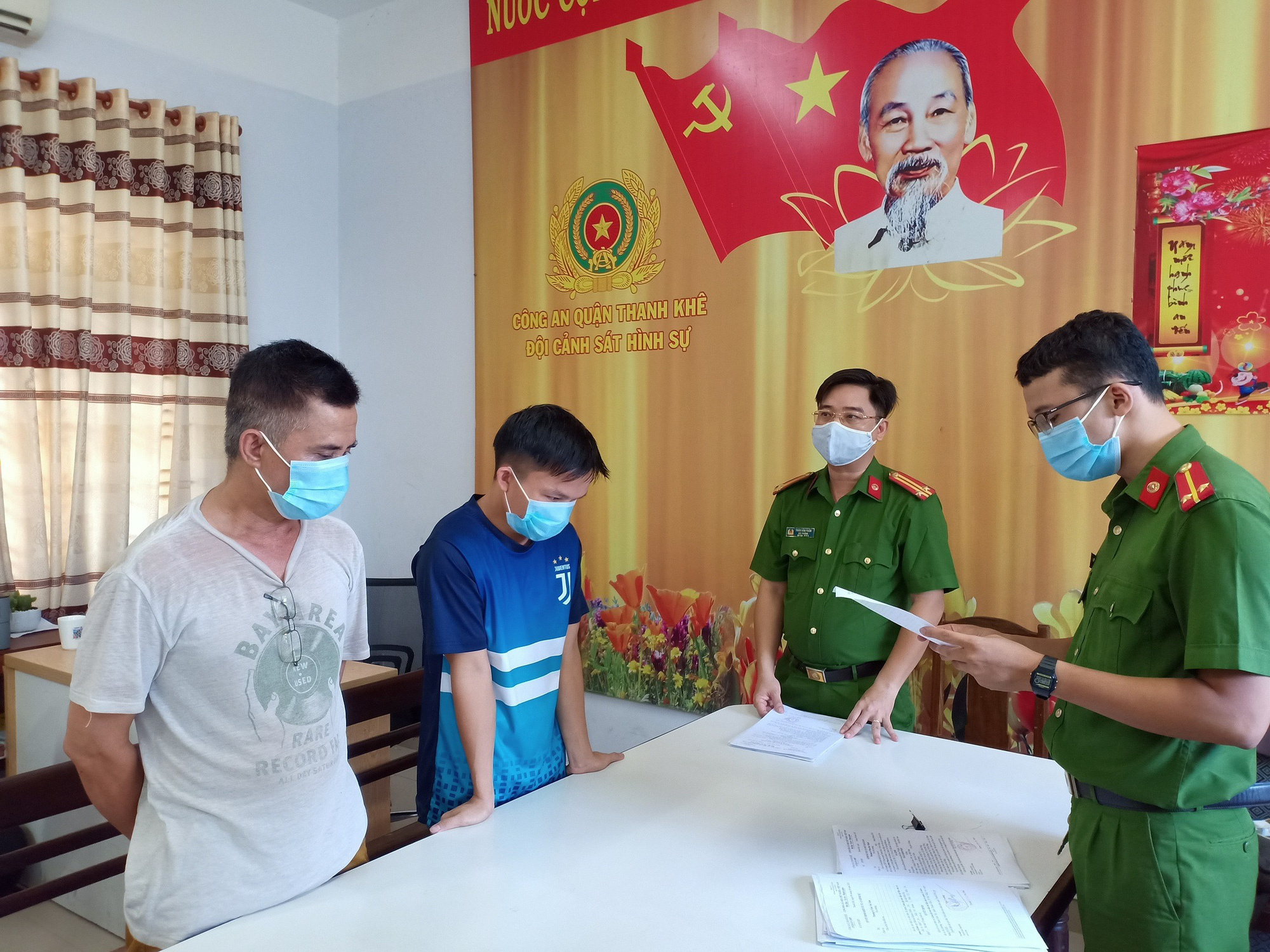 Đà Nẵng: Chủ tiệm photocopy làm giả 121 con dấu, tài liệu của cơ quan tổ chức  - Ảnh 2.