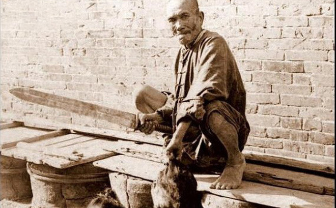 Sở hữu đãi ngộ cao ngất ngưởng vào thời cổ đại, vì sao các đao phủ thời xưa thường &quot;ế vợ&quot;? - Ảnh 1.