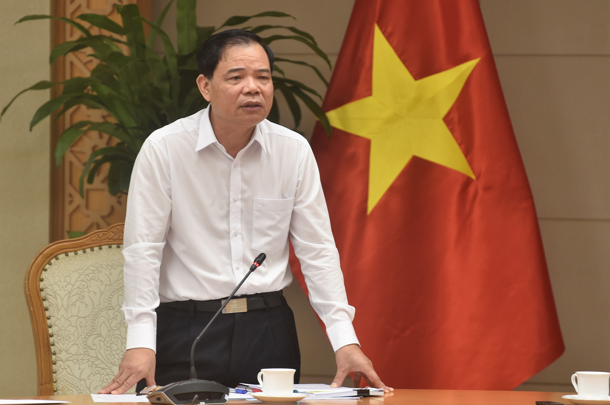 Chủ tịch tỉnh đi họp chống IUU, vì sao được Bộ trưởng Nguyễn Xuân Cường khen ngợi? - Ảnh 1.