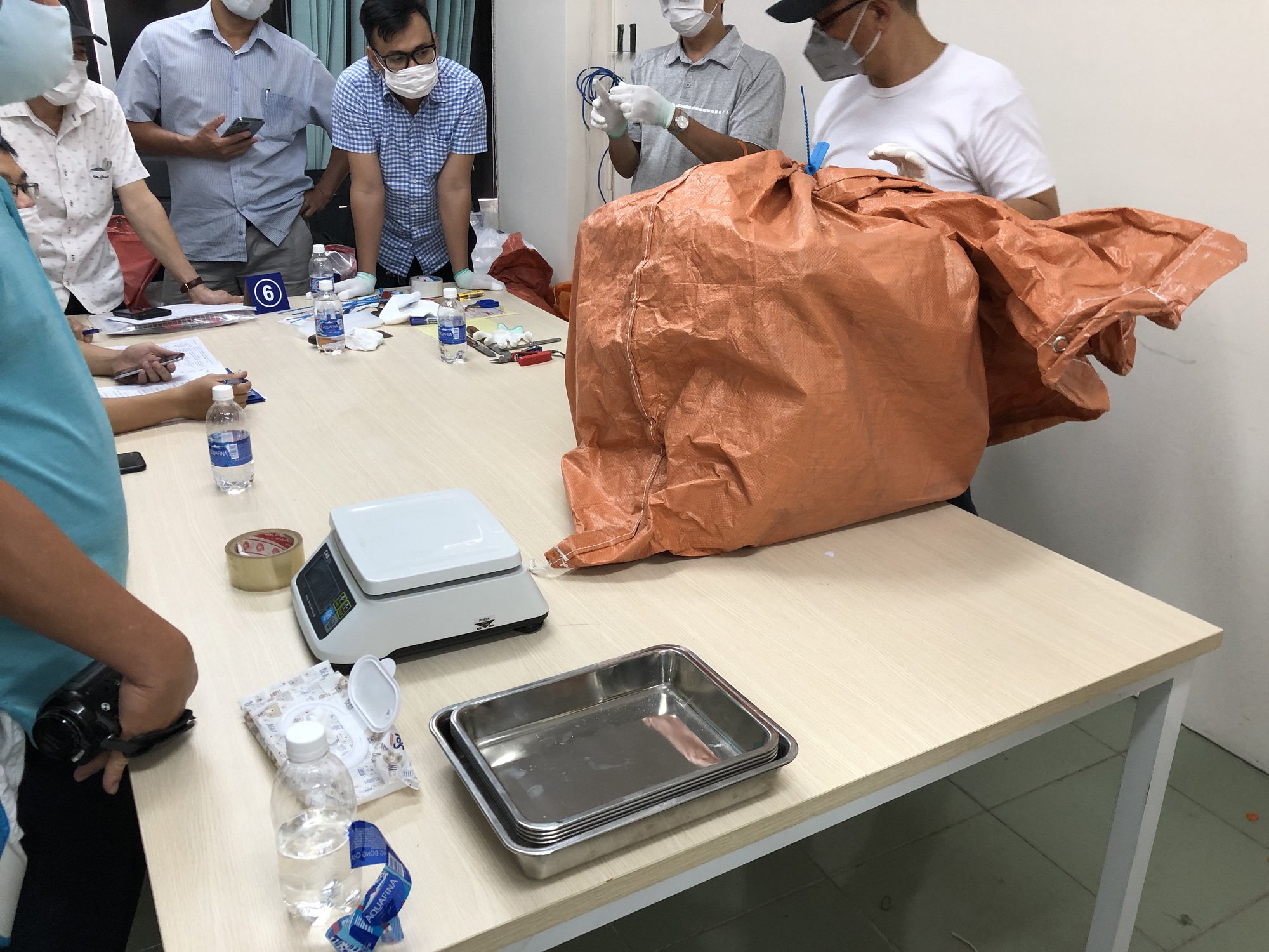 Hơn 31 kg ma túy trong các kiện hàng nhập khẩu gửi qua đường chuyển phát nhanh, bưu chính - Ảnh 6.