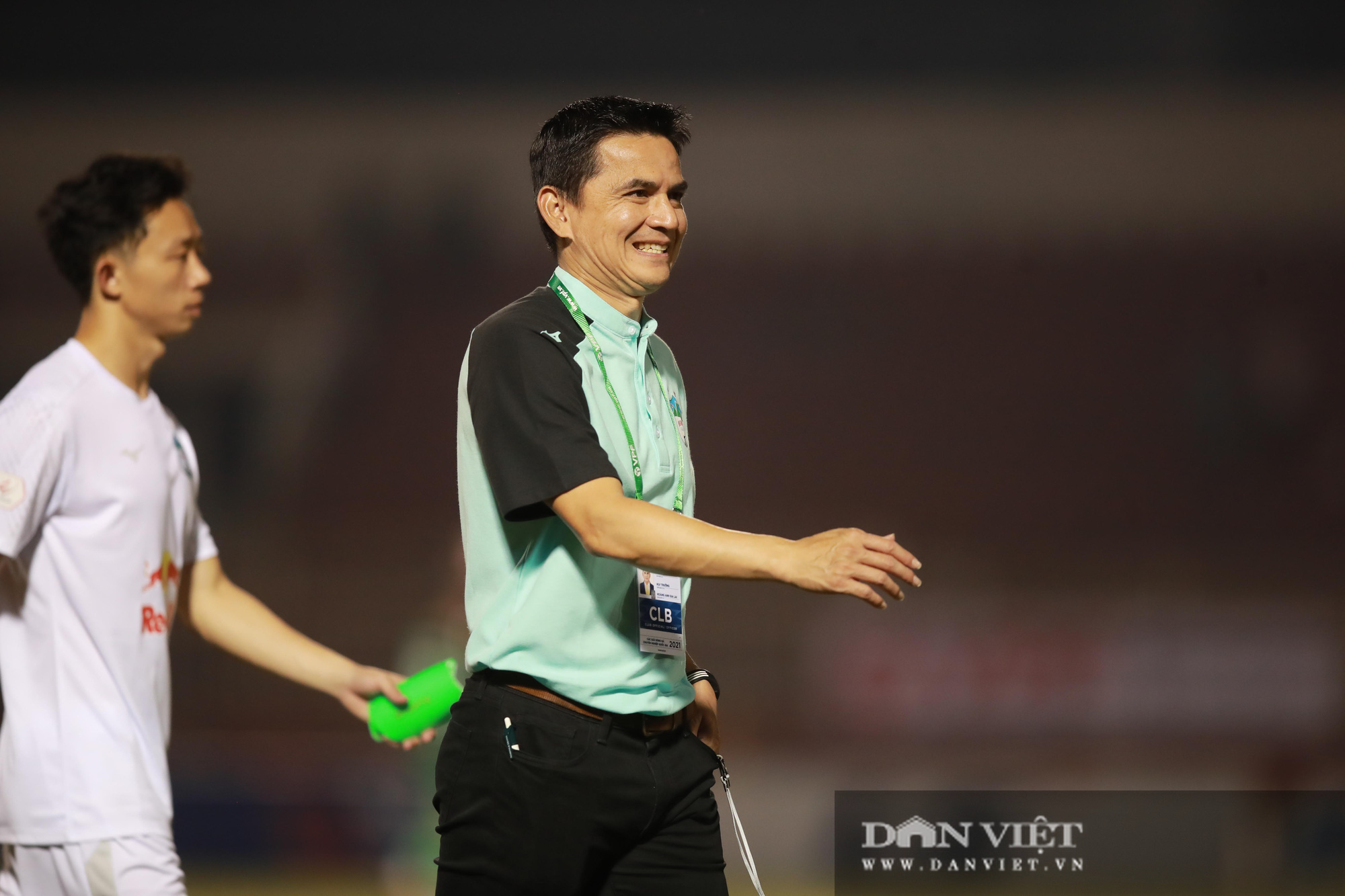 Công Phượng ôm mặt tiếc nuối trong trận ra quân V.League thất bại - Ảnh 9.