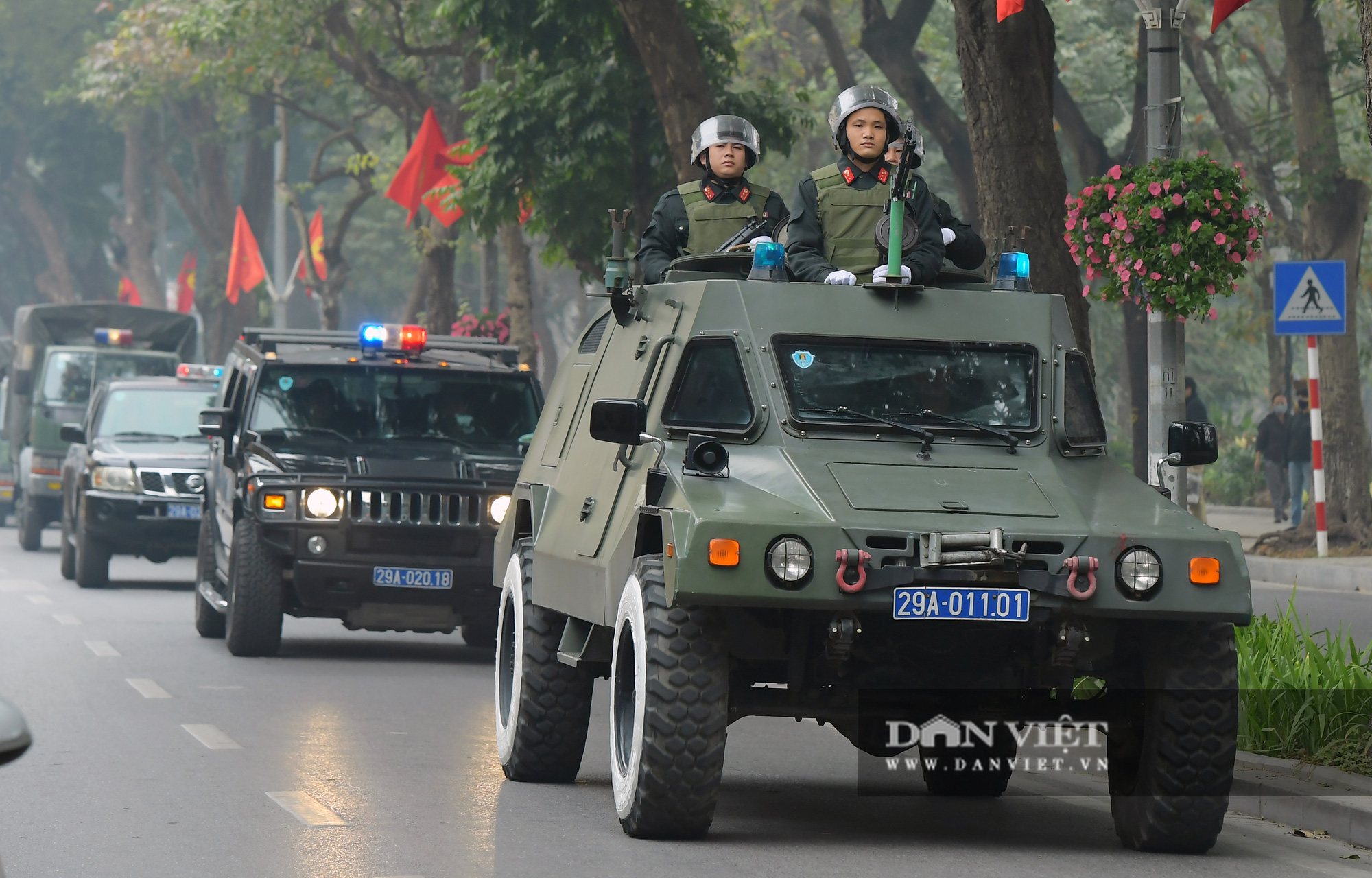 Công an Hà Nội ra quân bảo vệ Đại hội Đảng XIII - Ảnh 3.