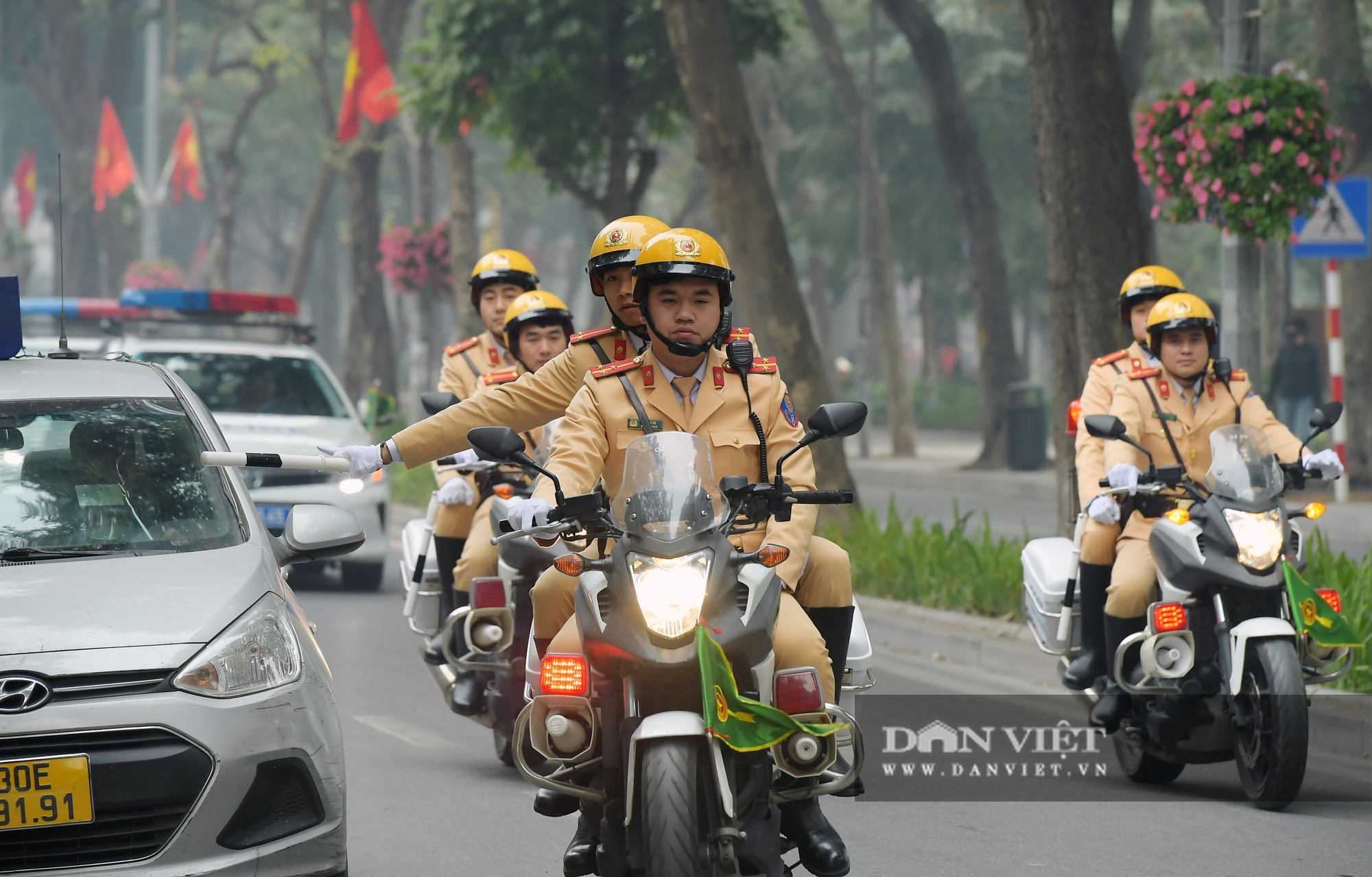 Công an Hà Nội ra quân bảo vệ Đại hội Đảng XIII - Ảnh 8.