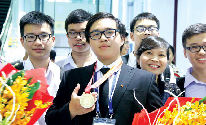 Chàng trai vàng Hóa học tham dự Đại hội Đảng là ai? - Ảnh 1.
