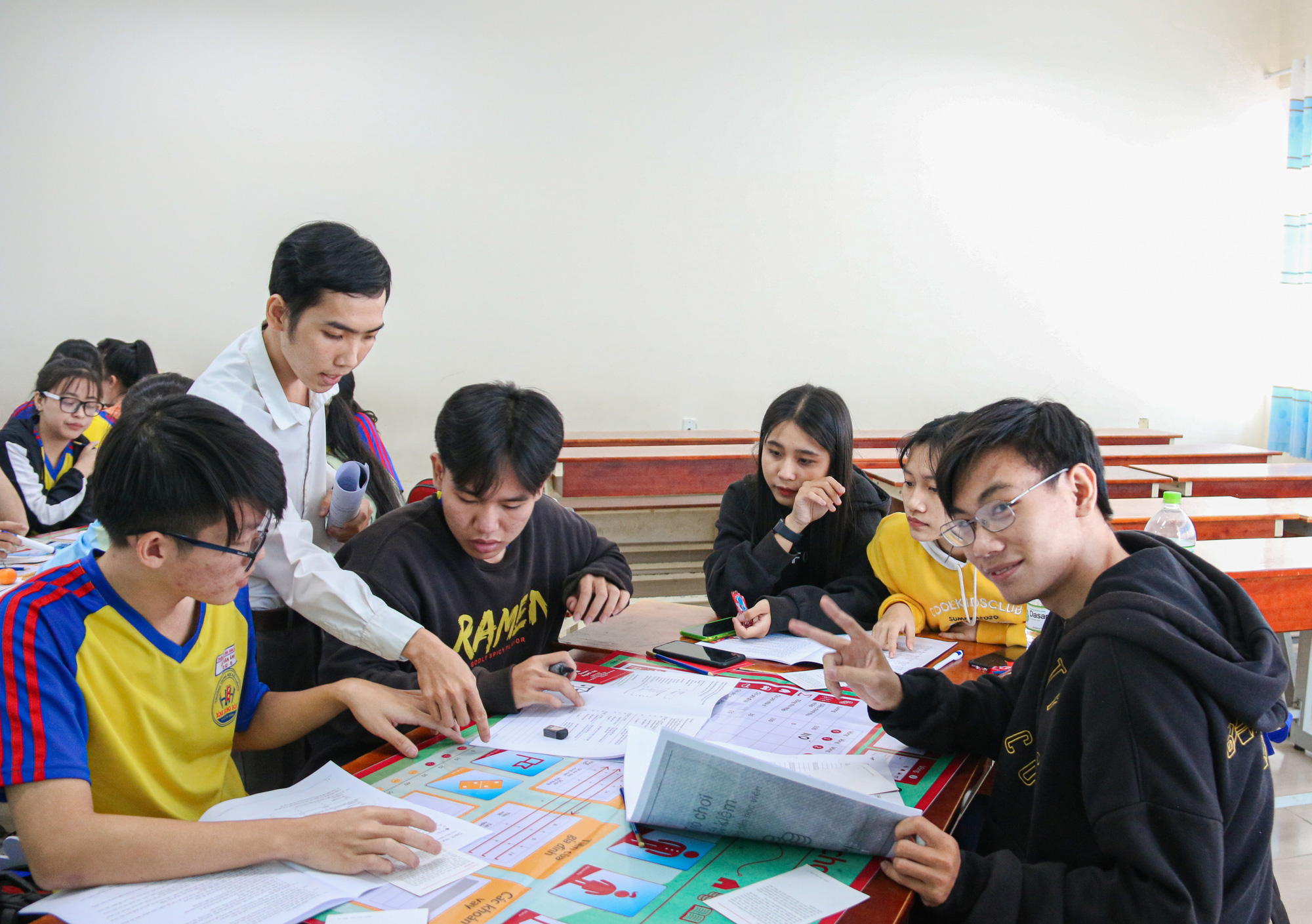 Giáo dục tài chính cho học sinh phổ thông: Tại sao không? - Ảnh 1.