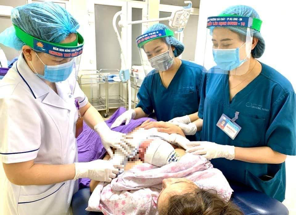 Quảng Ninh: Đỡ đẻ thành công cho sản phụ trong khu cách ly - Ảnh 1.
