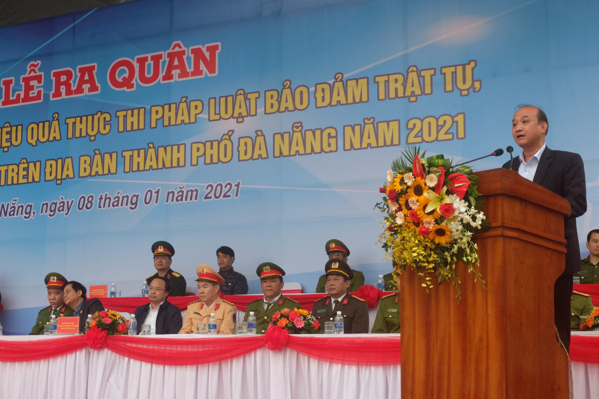 Đà Nẵng: &quot;Không để xảy ra ùn tắc giao thông kéo dài, đua xe trái phép&quot; - Ảnh 1.