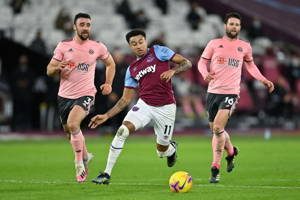 Liên tục tỏa sáng ở West Ham, &quot;cây hài&quot; Lingard trách móc Solskjaer - Ảnh 1.