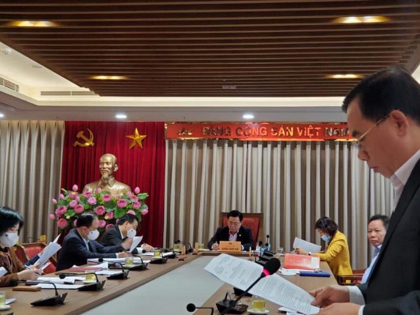 Bí thư Hà Nội Vương Đình Huệ: Ưu tiên mua vắc xin phòng ngừa Covid-19 cho toàn bộ người dân Thủ đô - Ảnh 1.