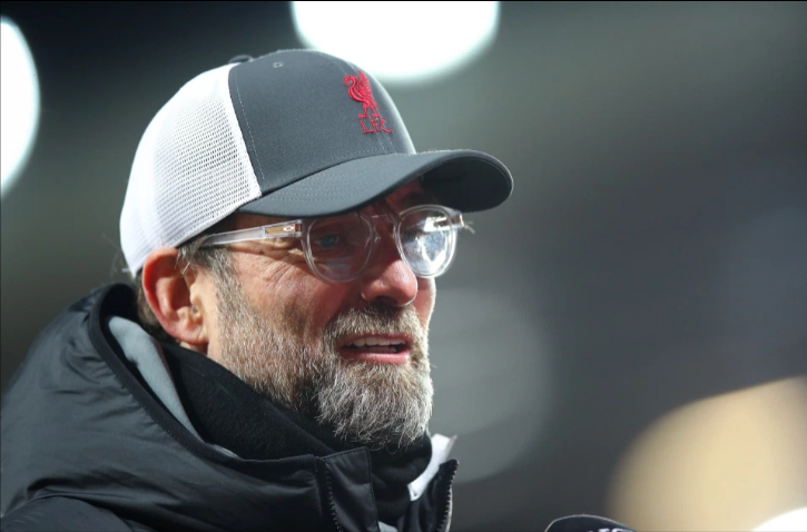 Klopp đang rơi vào thế &quot;ngàn cân treo sợi tóc&quot;.