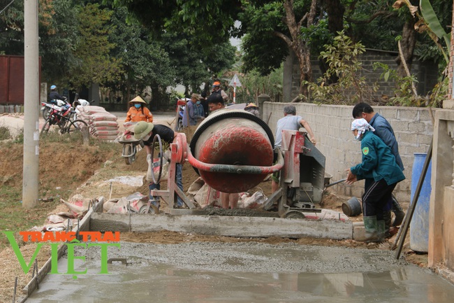 Mai Châu: Phát huy vai trò của đảng viên trong xây dựng nông thôn mới - Ảnh 2.