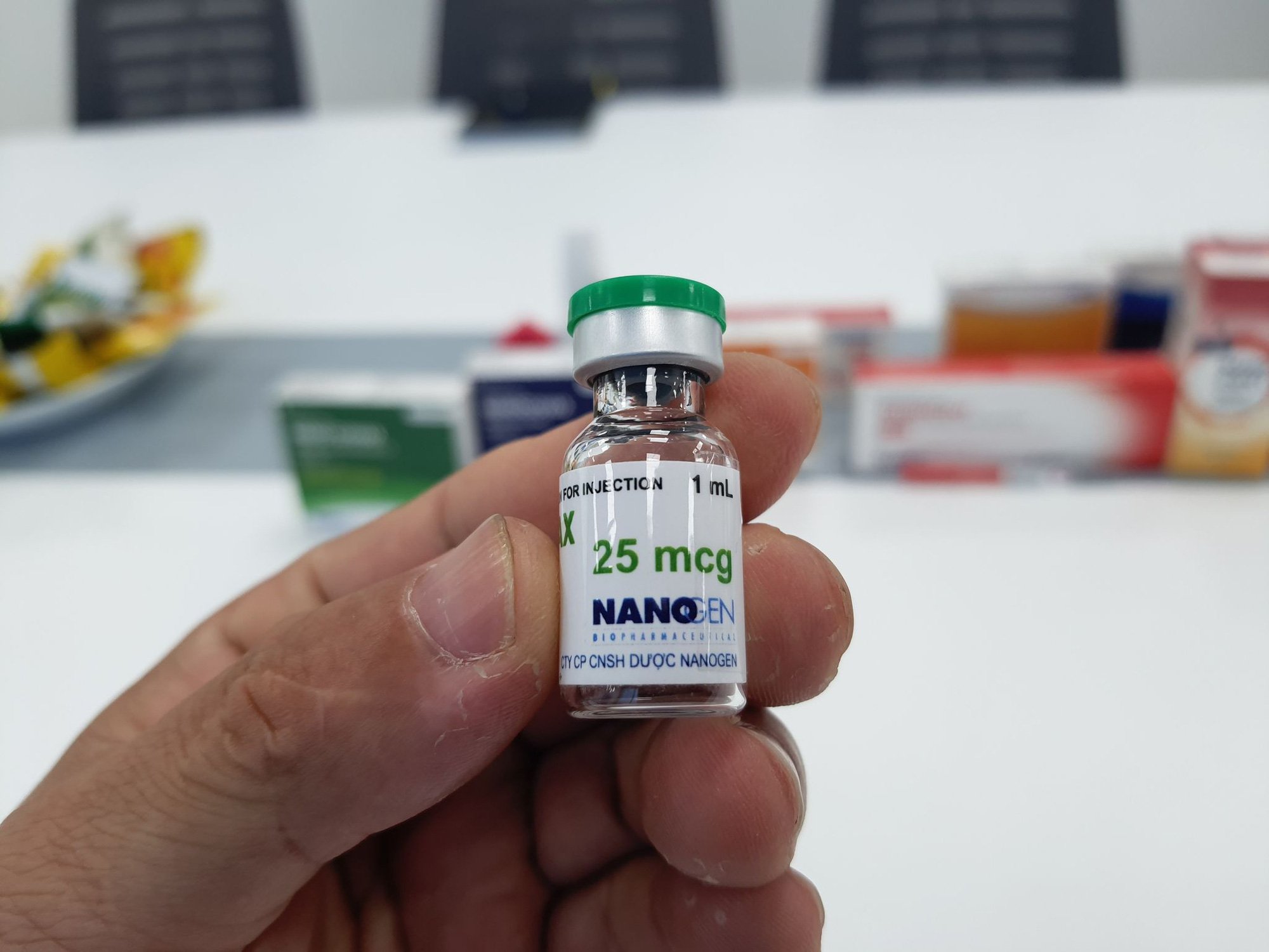 Lần đầu tiên tiêm thử nghiệm vaccine Covid-19 tại khu vực phía Nam - Ảnh 1.
