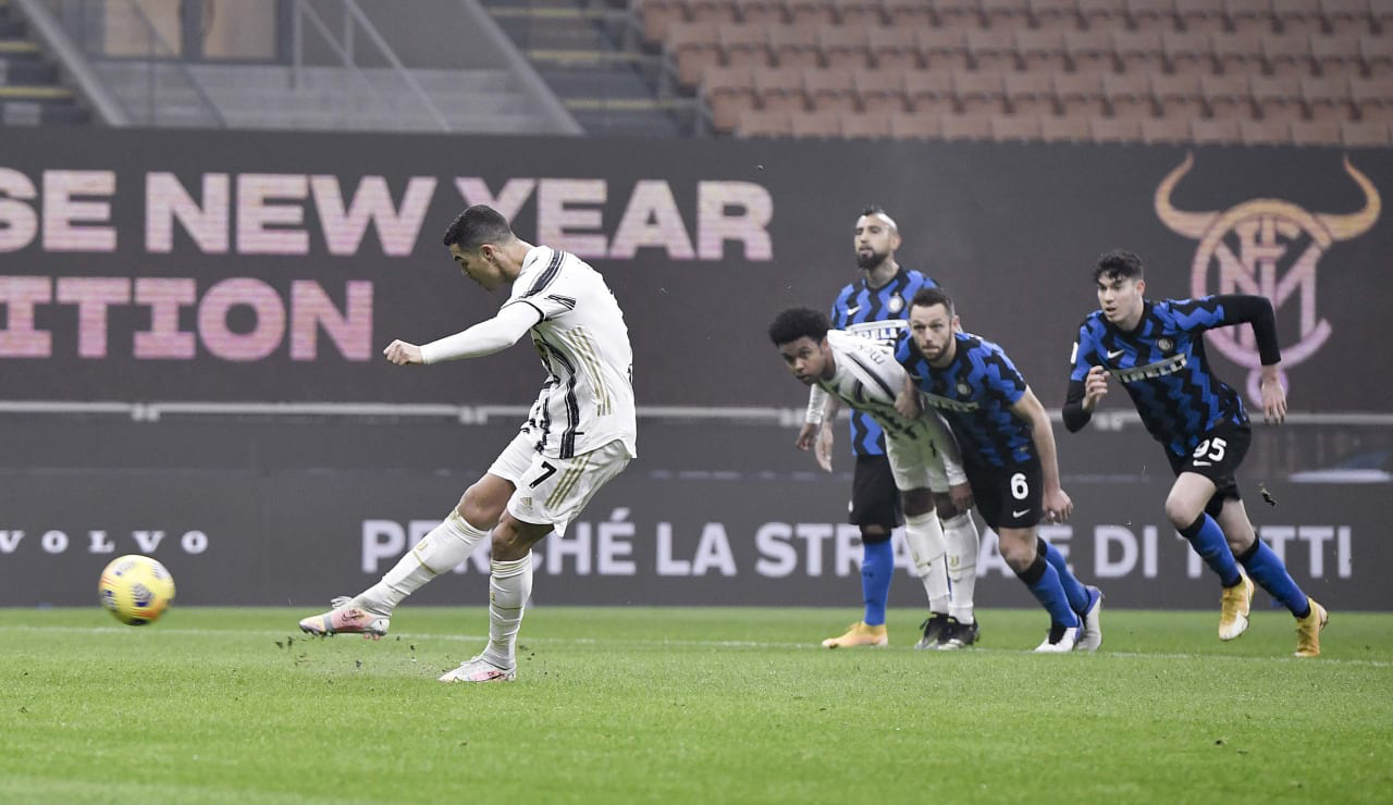 Ronaldo lập cú đúp, Juve chiếm lợi thế trước Inter tại Coppa Italia - Ảnh 1.