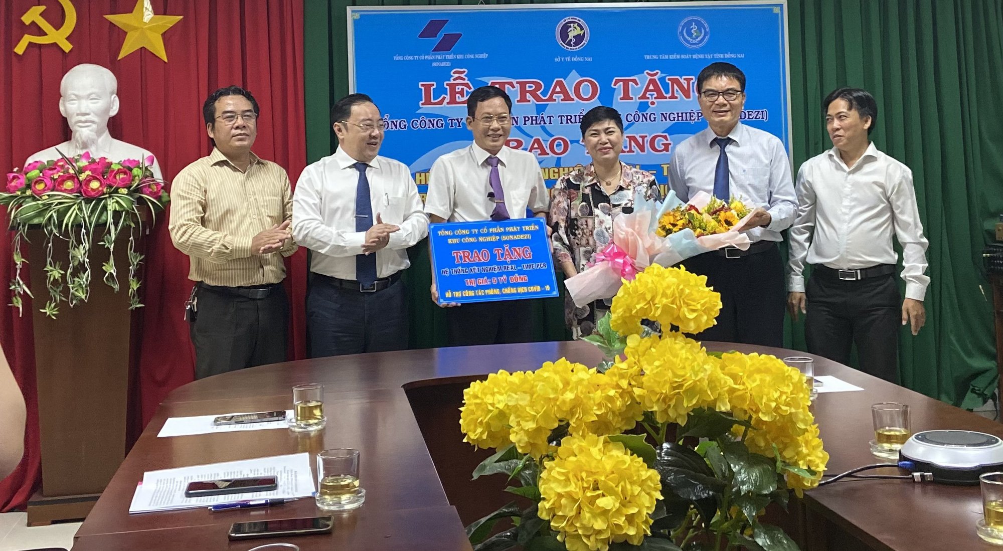 Được tặng hệ thống xét nghiệm 5 tỷ, Đồng Nai tăng công suất xét nghiệm Covid-19 lên trên 3.000 mẫu/ngày - Ảnh 2.