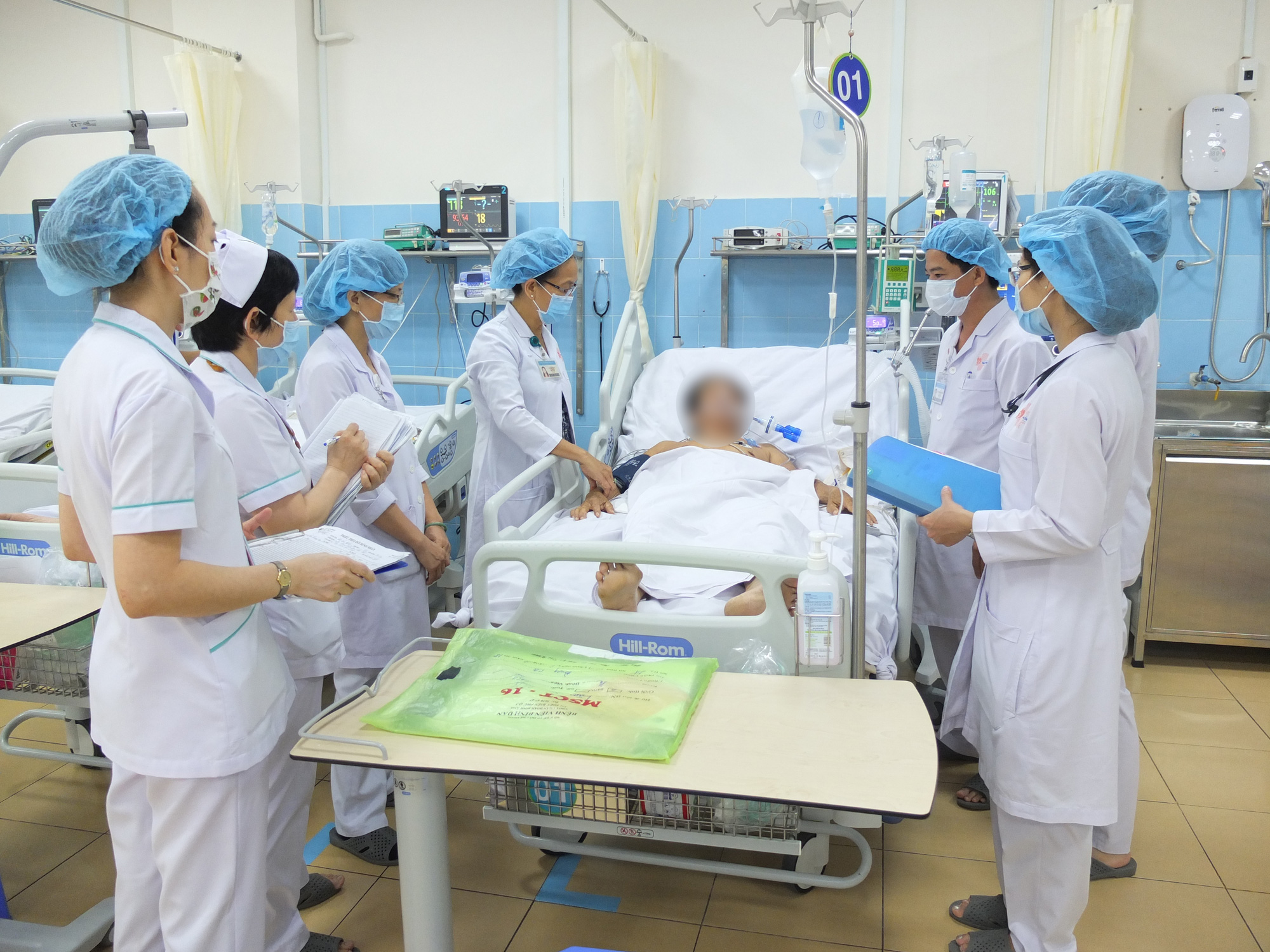 Cứu sống 14 trường hợp viêm tụy hoại tử nặng do bia rượu - Ảnh 3.