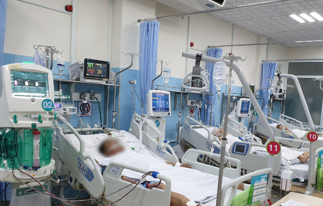 Cứu sống 14 trường hợp viêm tụy hoại tử nặng do bia rượu - Ảnh 1.