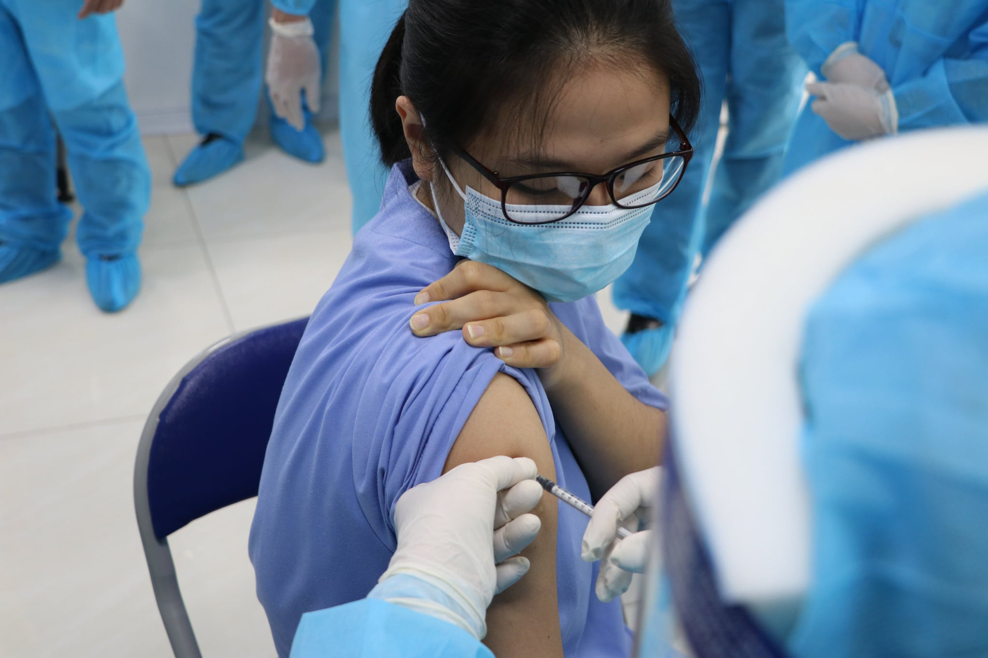 Hộ chiếu vaccine Covid-19 - cần thận trọng từng bước - Ảnh 1.