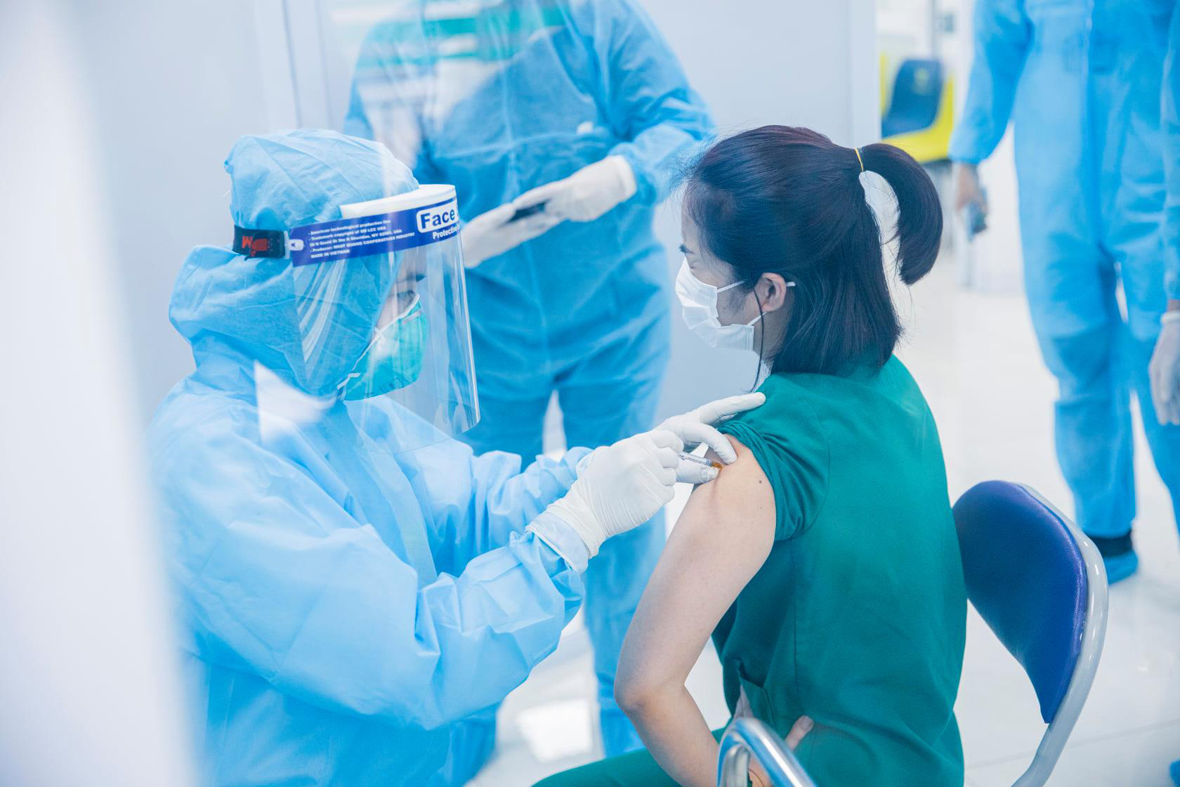 Hộ chiếu vaccine Covid-19 - cần thận trọng từng bước - Ảnh 3.