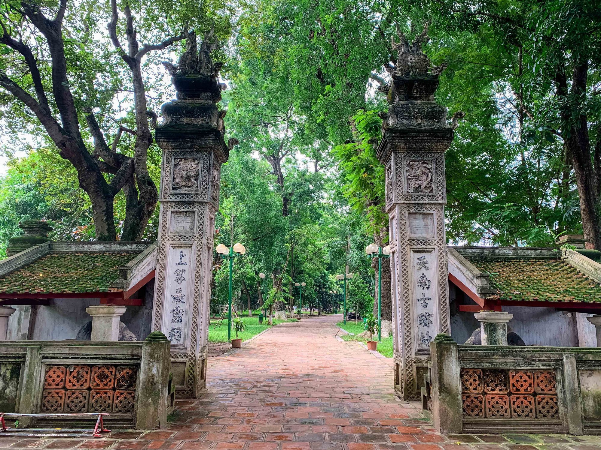 Tứ trấn Thăng Long (kỳ 3): Huyền bí vị nhân thần và những điều ít biết. - Ảnh 1.