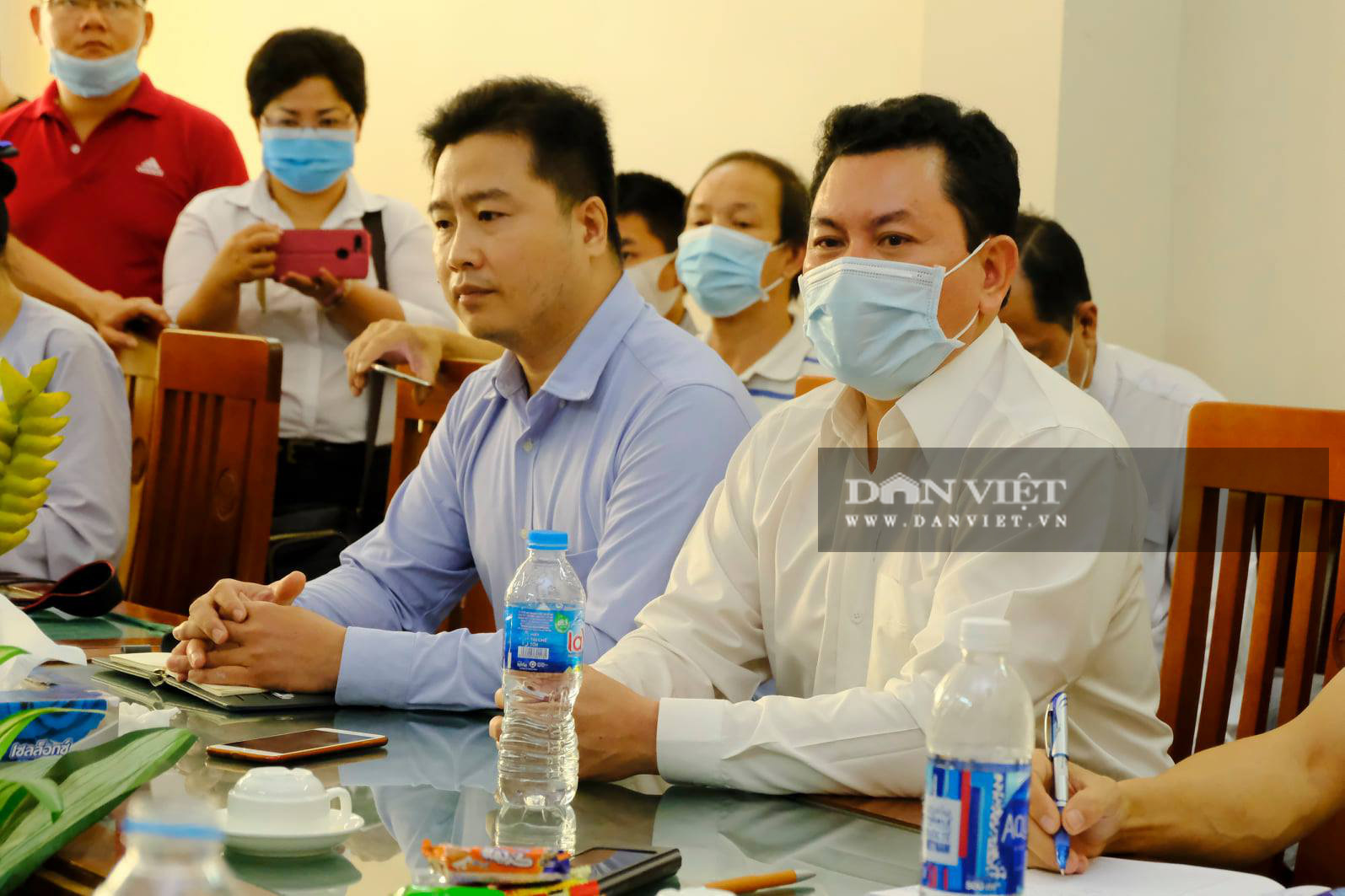 Vụ ông Võ Hoàng Yên bị tố “ăn chặn” tiền cứu trợ: Mờ ám... 25.000 mét tôn mua từ Công ty Fortuna - Ảnh 6.
