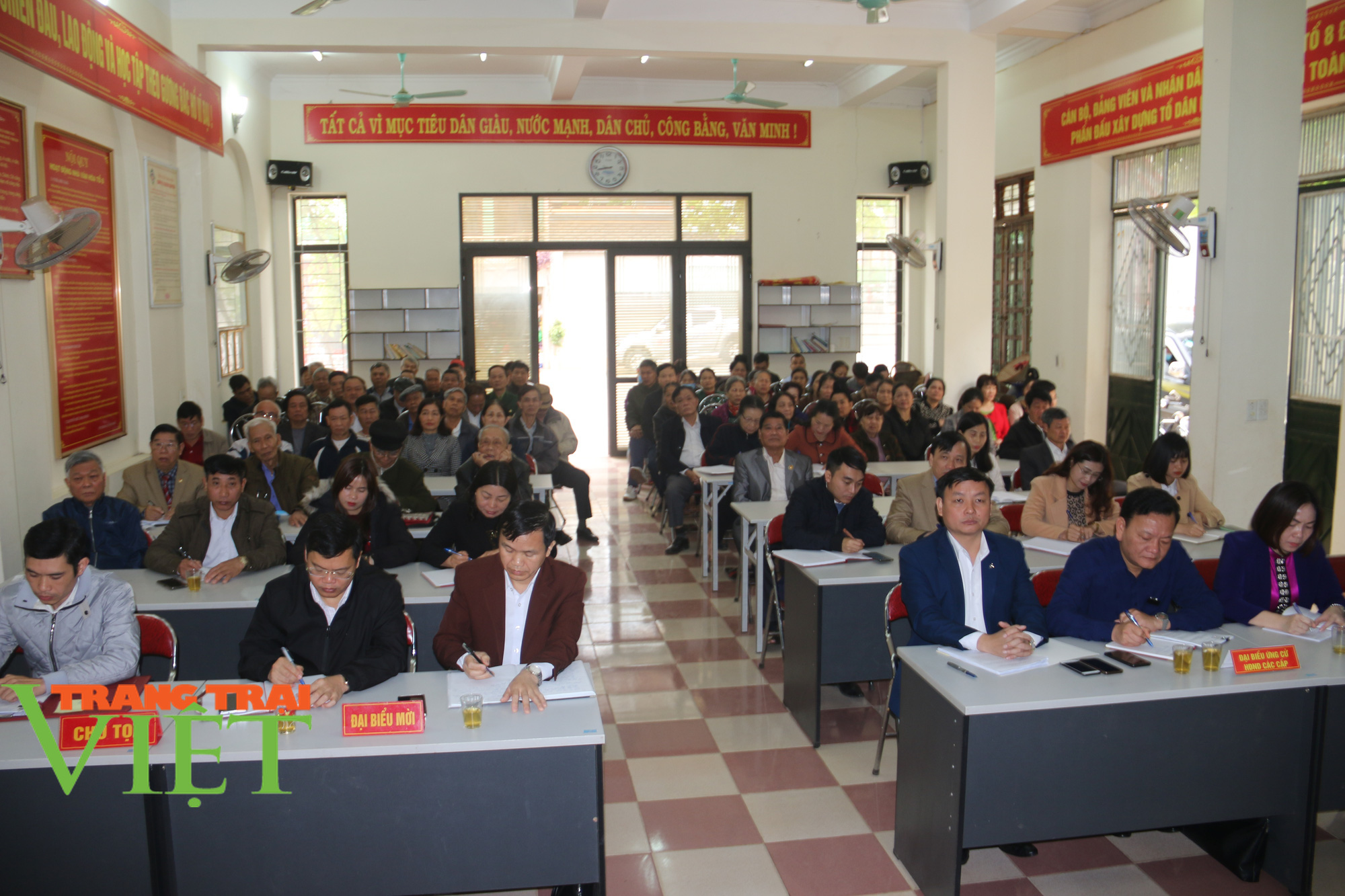 Sơn La: Lấy ý kiến và tín nhiệm cử tri với người ứng cử đại biểu HĐND các cấp nhiệm kỳ 2021 - 2026 - Ảnh 1. Sơn La: Lấy ý kiến và tín nhiệm cử tri với người ứng cử đại biểu HĐND các cấp nhiệm kỳ 2021 - 2026 - Ảnh 1.