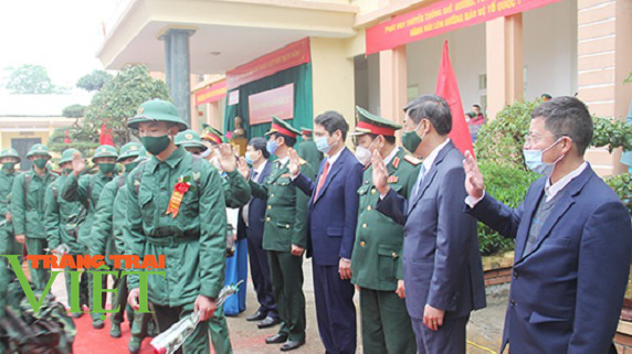 Sơn La: 12 huyện, thành phố tổ chức lễ giao, nhận quân năm 2021 - Ảnh 1. Sơn La: 12 huyện, thành phố tổ chức lễ giao, nhận quân năm 2021 - Ảnh 1.