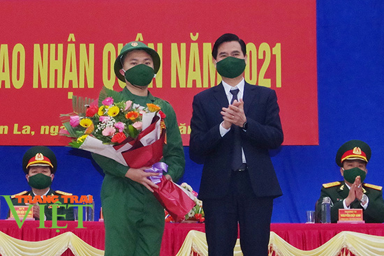 Sơn La: 12 huyện, thành phố tổ chức lễ giao, nhận quân năm 2021 - Ảnh 2. Sơn La: 12 huyện, thành phố tổ chức lễ giao, nhận quân năm 2021 - Ảnh 2.