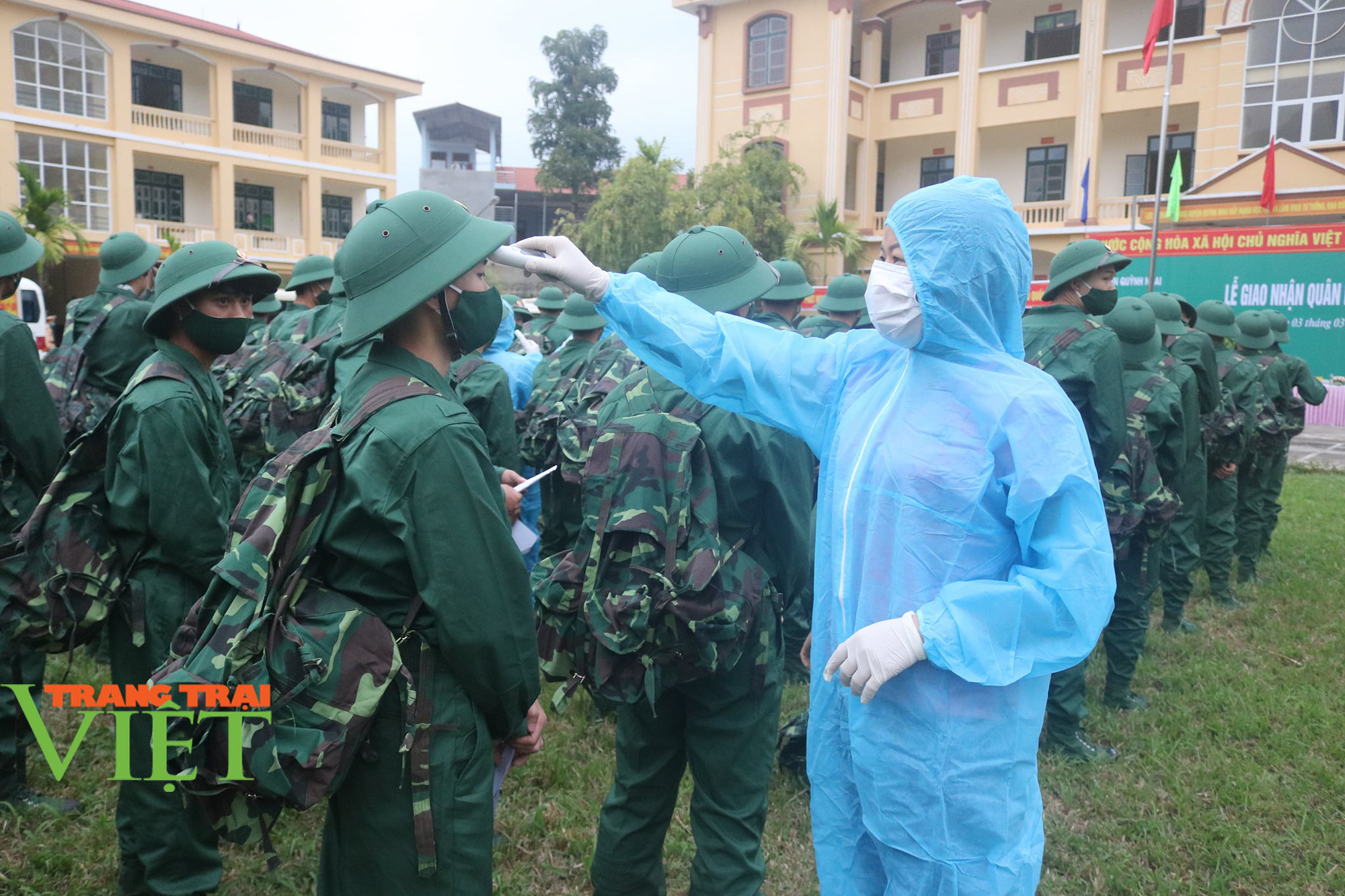 Sơn La: 12 huyện, thành phố tổ chức lễ giao, nhận quân năm 2021 - Ảnh 4. Sơn La: 12 huyện, thành phố tổ chức lễ giao, nhận quân năm 2021 - Ảnh 4.