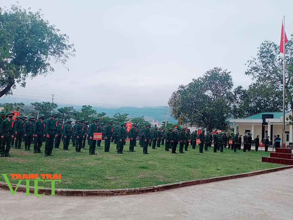 Sơn La: 12 huyện, thành phố tổ chức lễ giao, nhận quân năm 2021 - Ảnh 7. Sơn La: 12 huyện, thành phố tổ chức lễ giao, nhận quân năm 2021 - Ảnh 7.