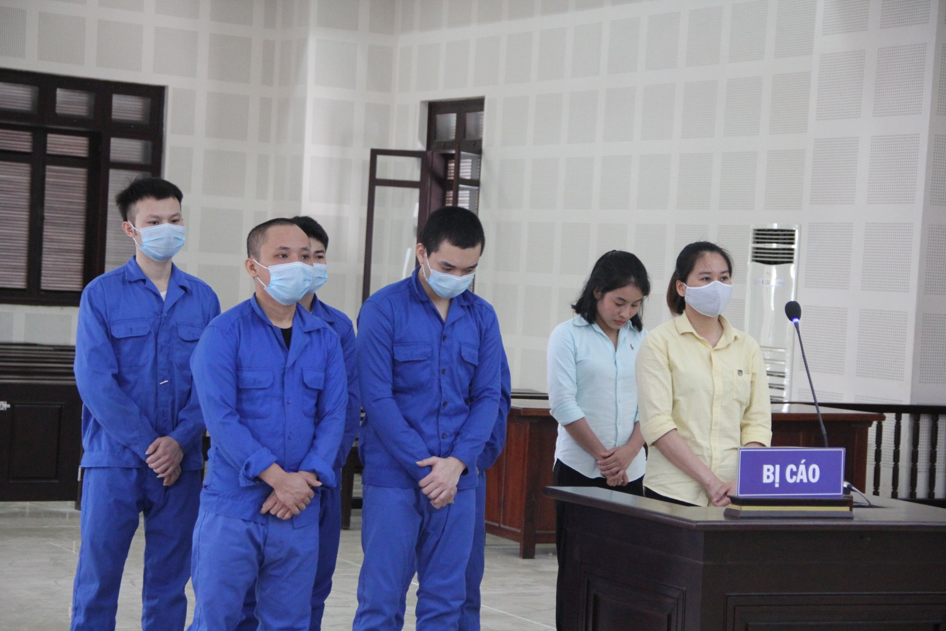 Nhóm facebook &quot;tập đoàn phò&quot; môi giới mại dâm lãnh án - Ảnh 1.