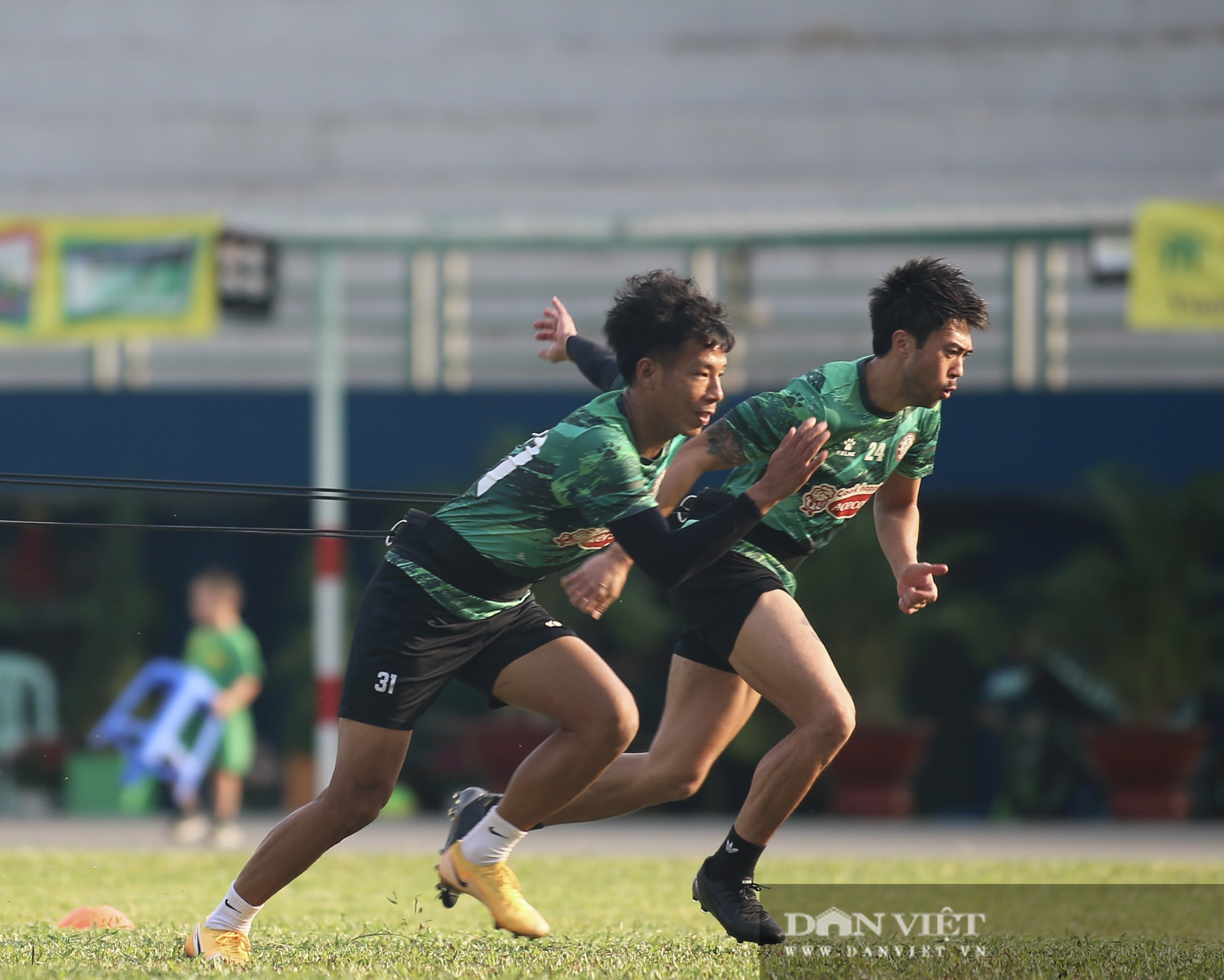 Lee Nguyễn bị đồng đội 'tố' chơi xấu - Ảnh 7.